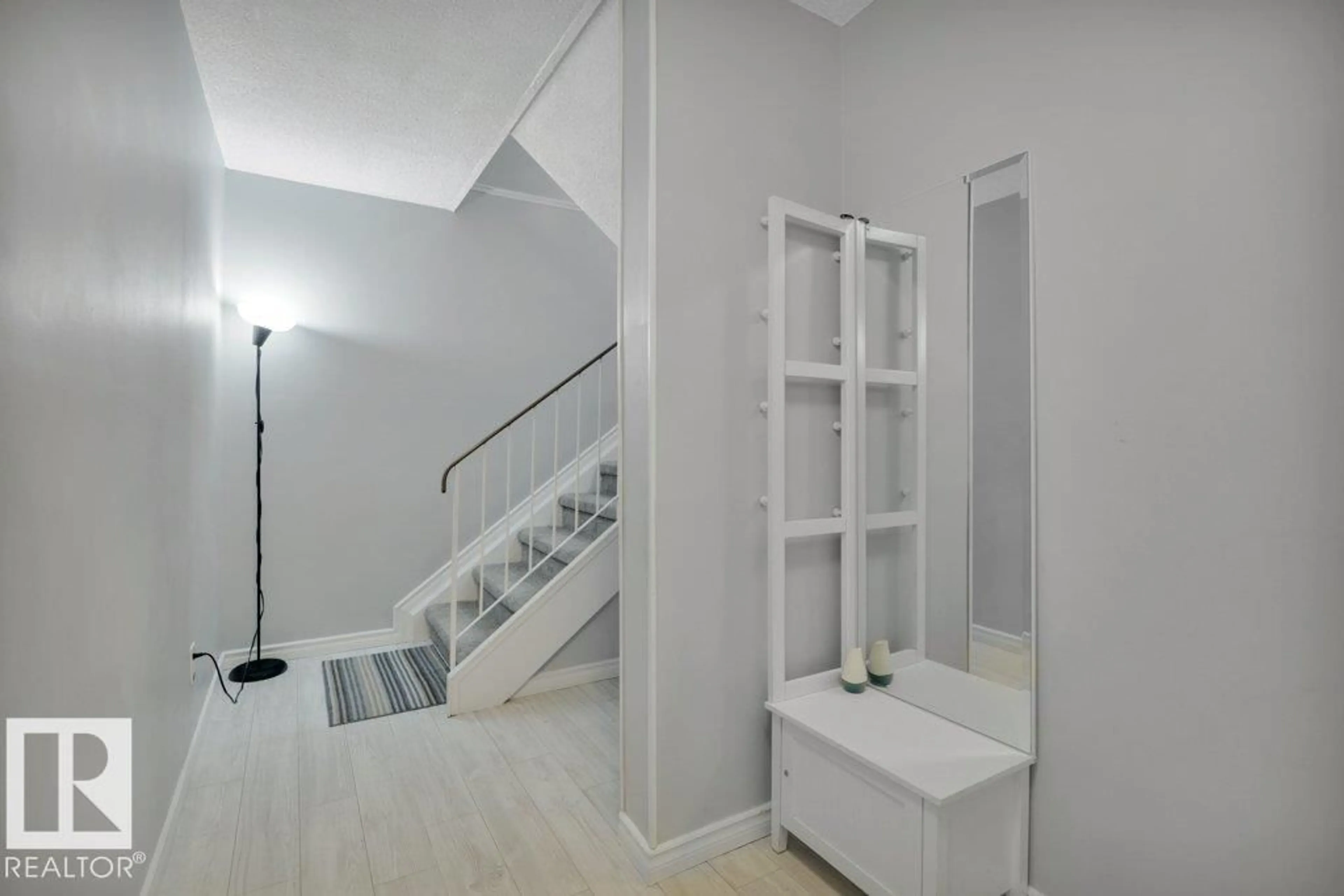 A pic of a room for NW - 322 WILLOW CO, Edmonton Alberta T5T2K7