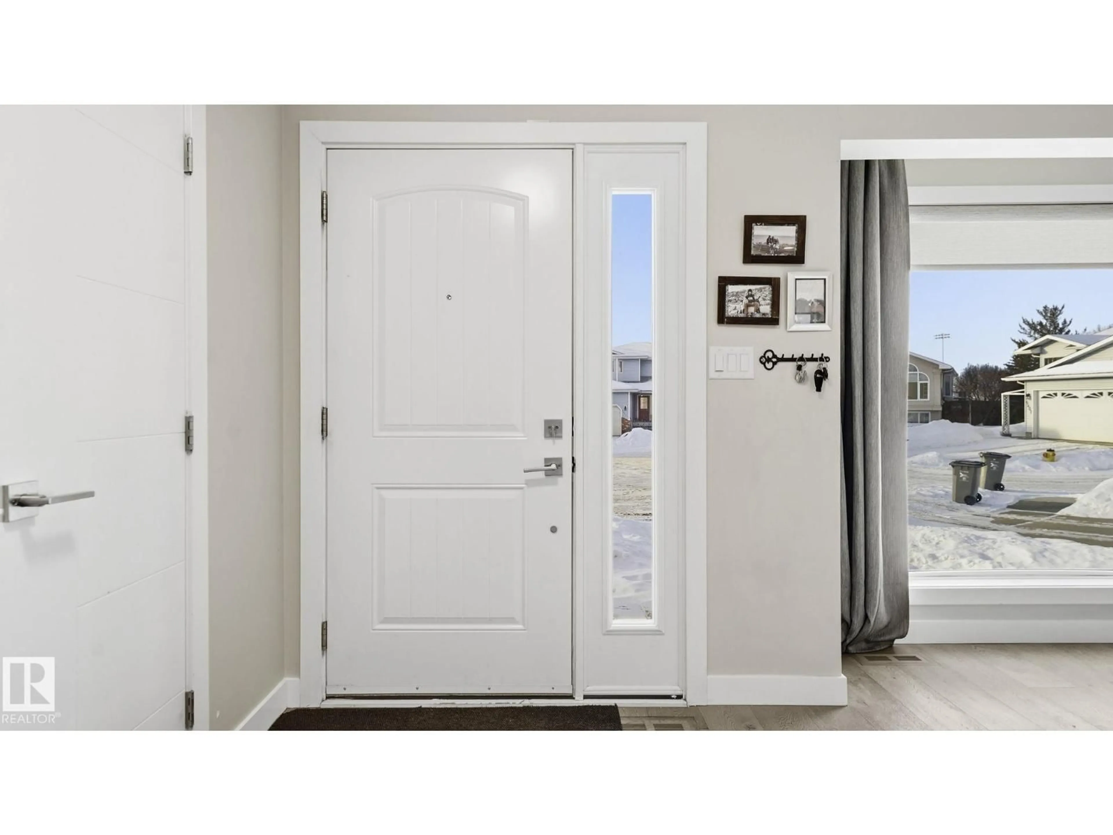 Indoor entryway for 5404 41 AV, Beaumont Alberta T4X1L8