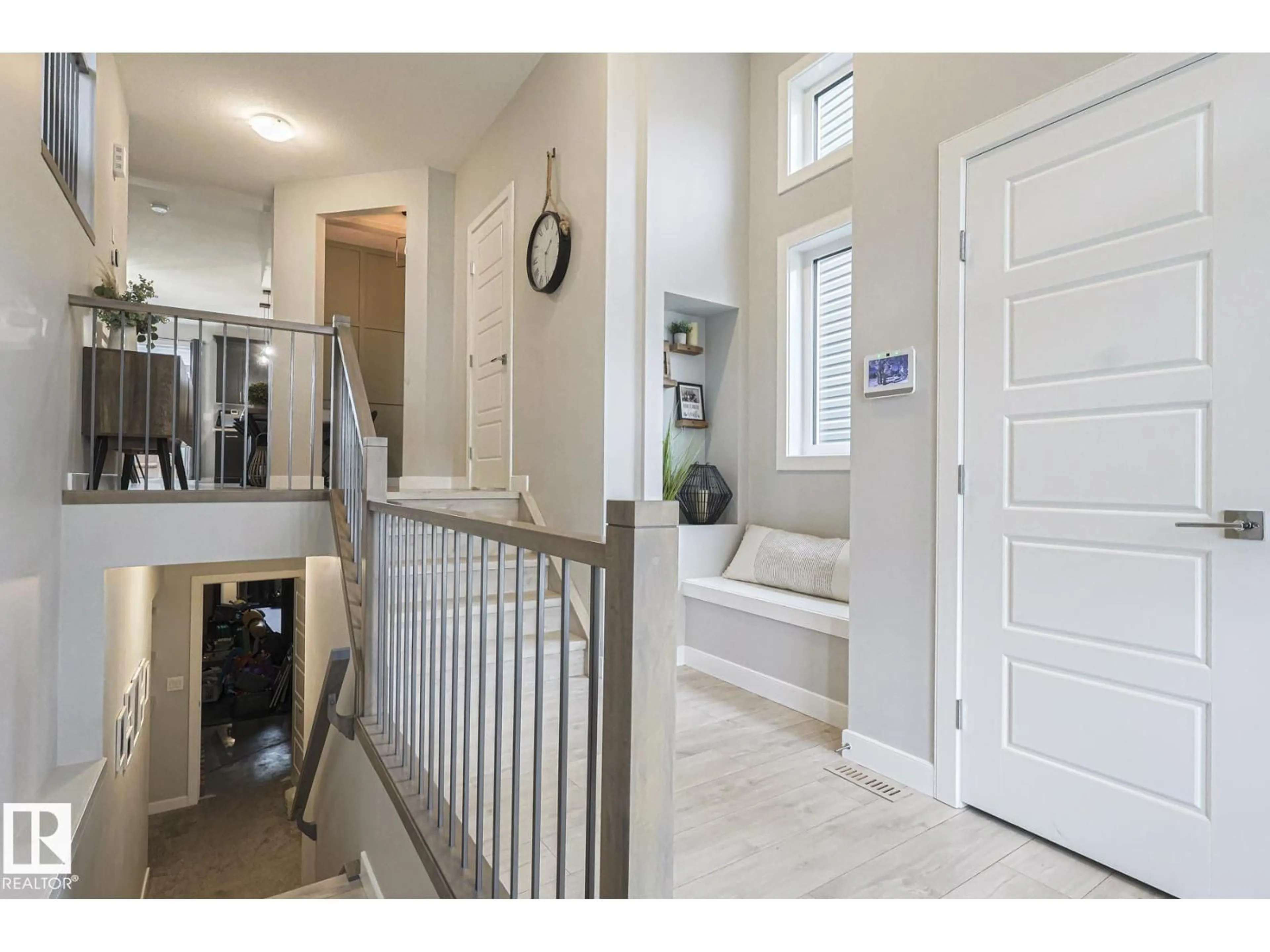 Indoor entryway for 2011 201 ST, Edmonton Alberta T6M0X7