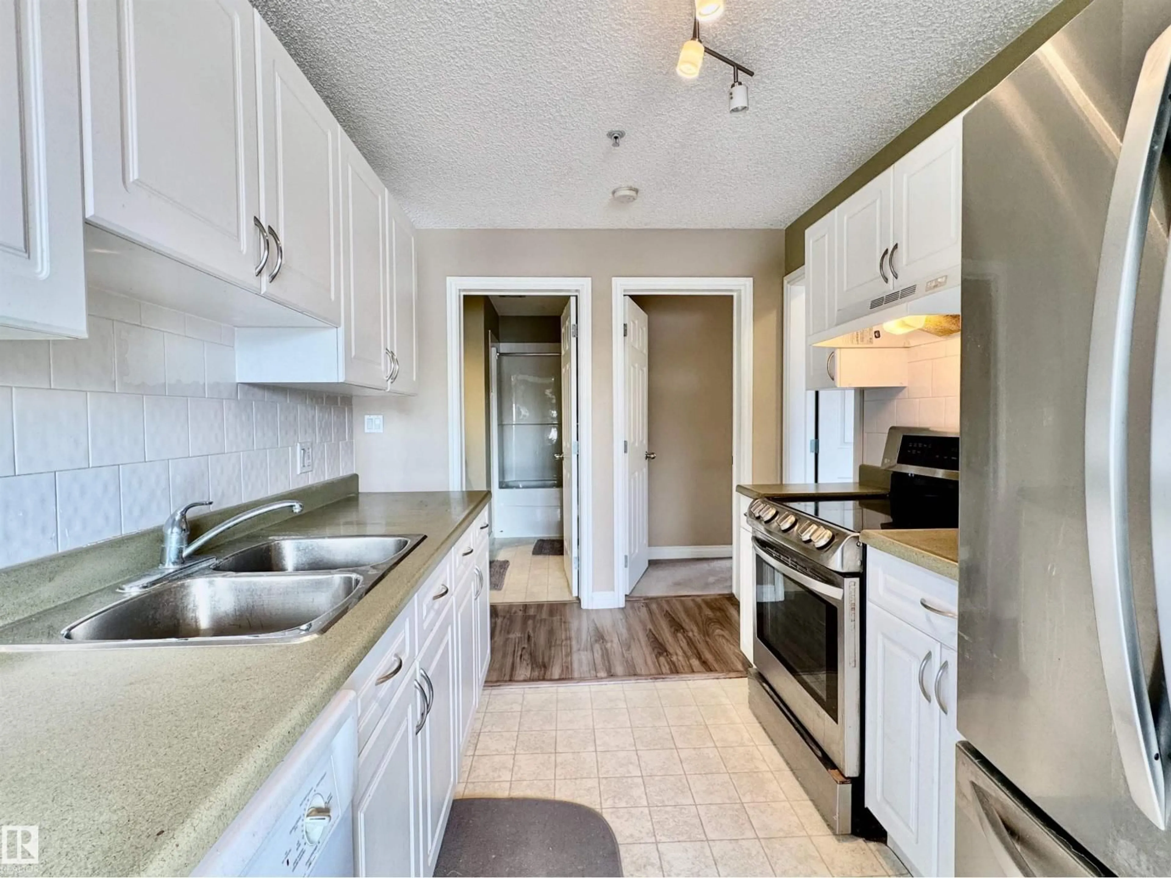 Standard kitchen, unknown for #208 - 11446 40 AV, Edmonton Alberta T6J0R5