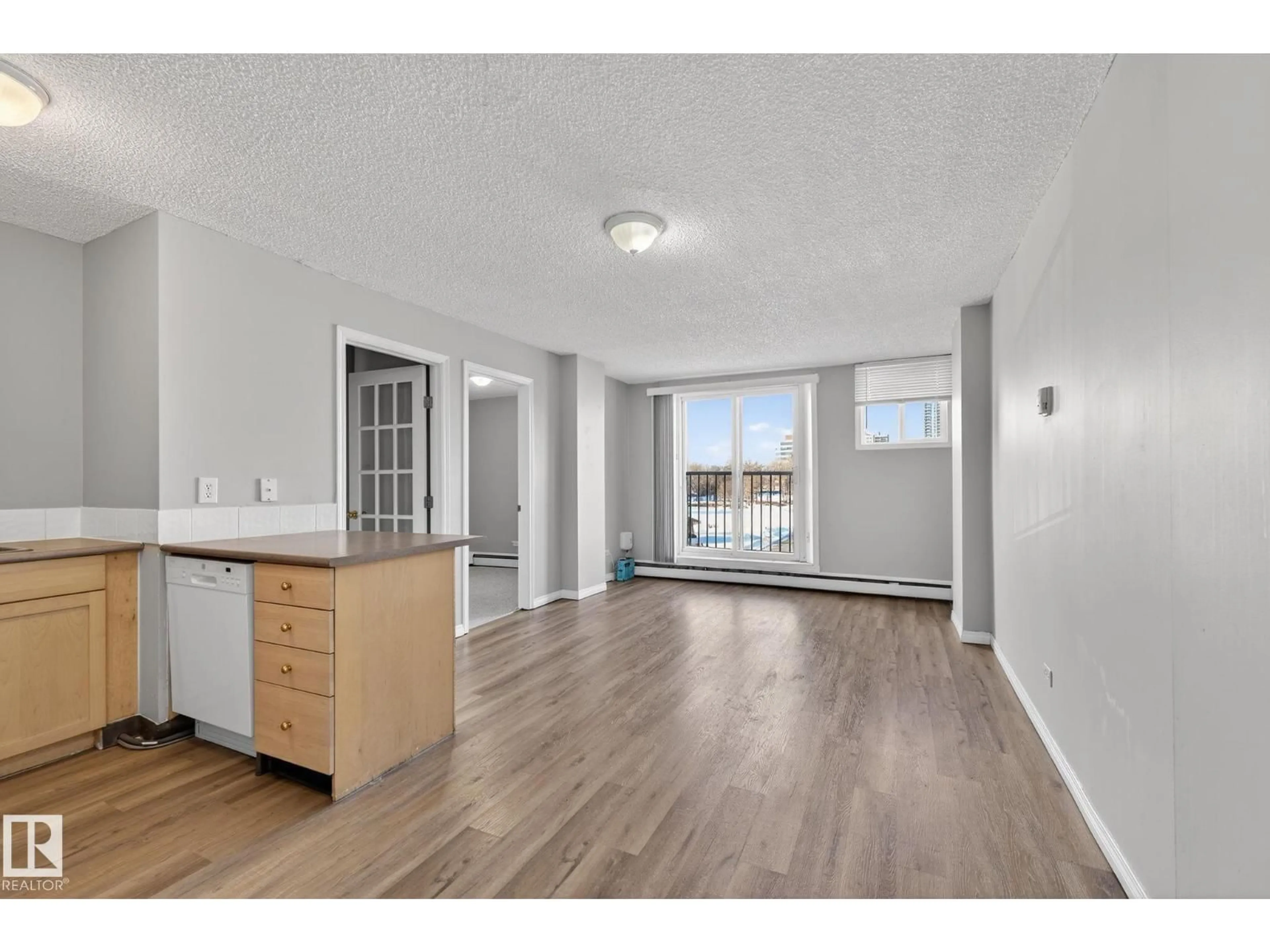 A pic of a room for 506 - 9730 106 ST, Edmonton Alberta T5K1B7