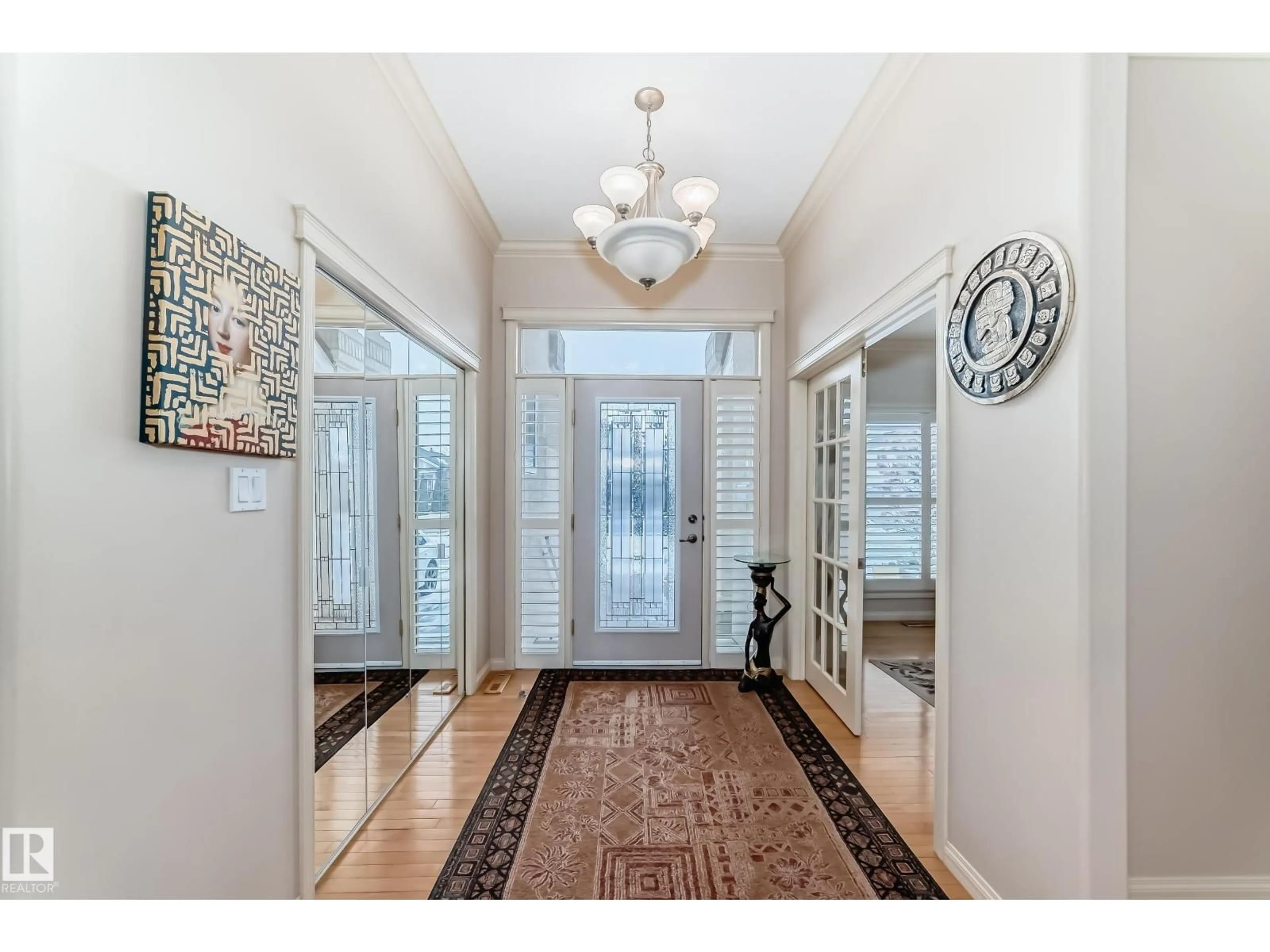 Indoor entryway for 241 DARLINGTON CR, Edmonton Alberta T6M2T1