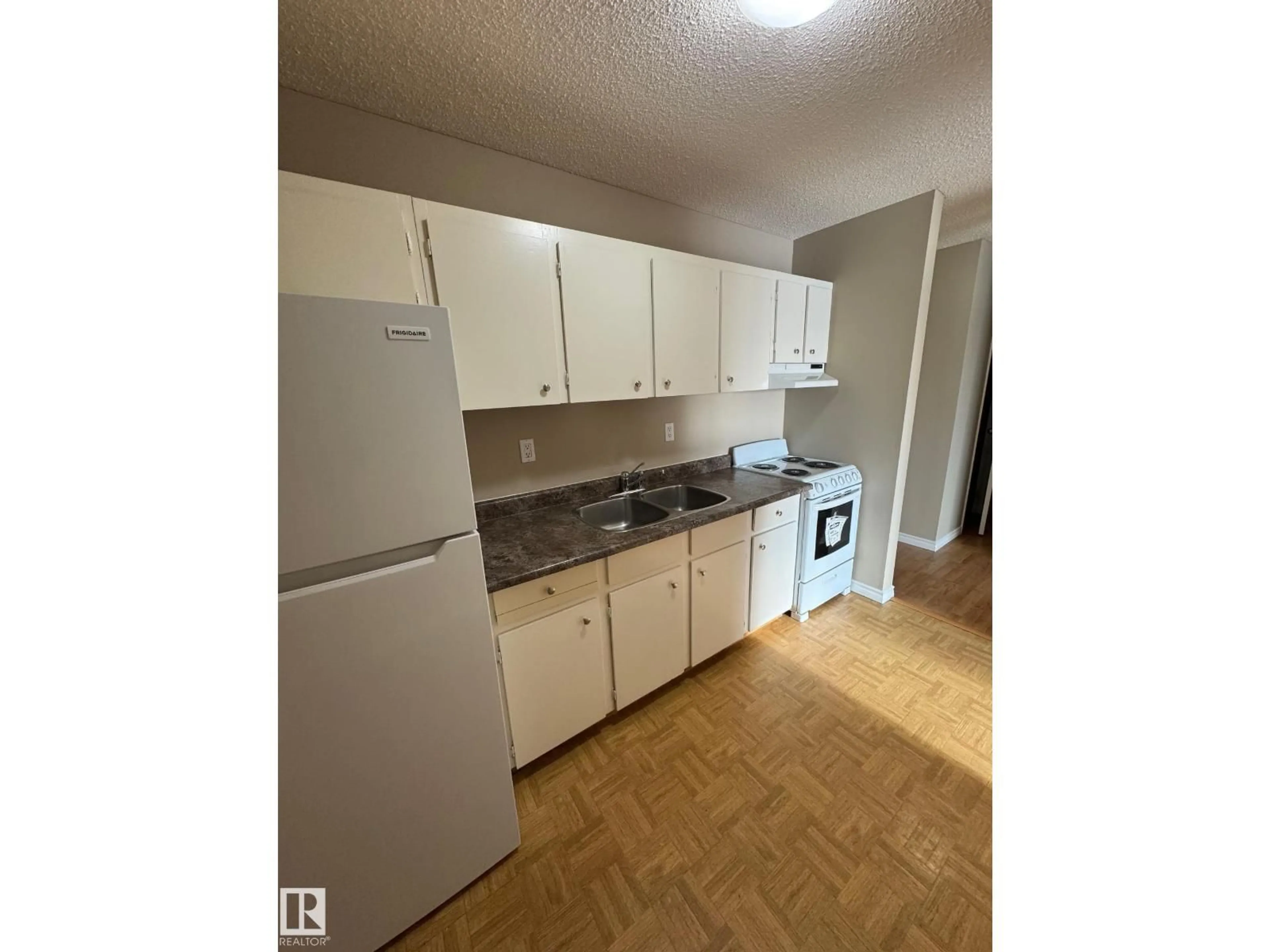 Standard kitchen, unknown for 315 - 7220 144 AV, Edmonton Alberta T5C3E4