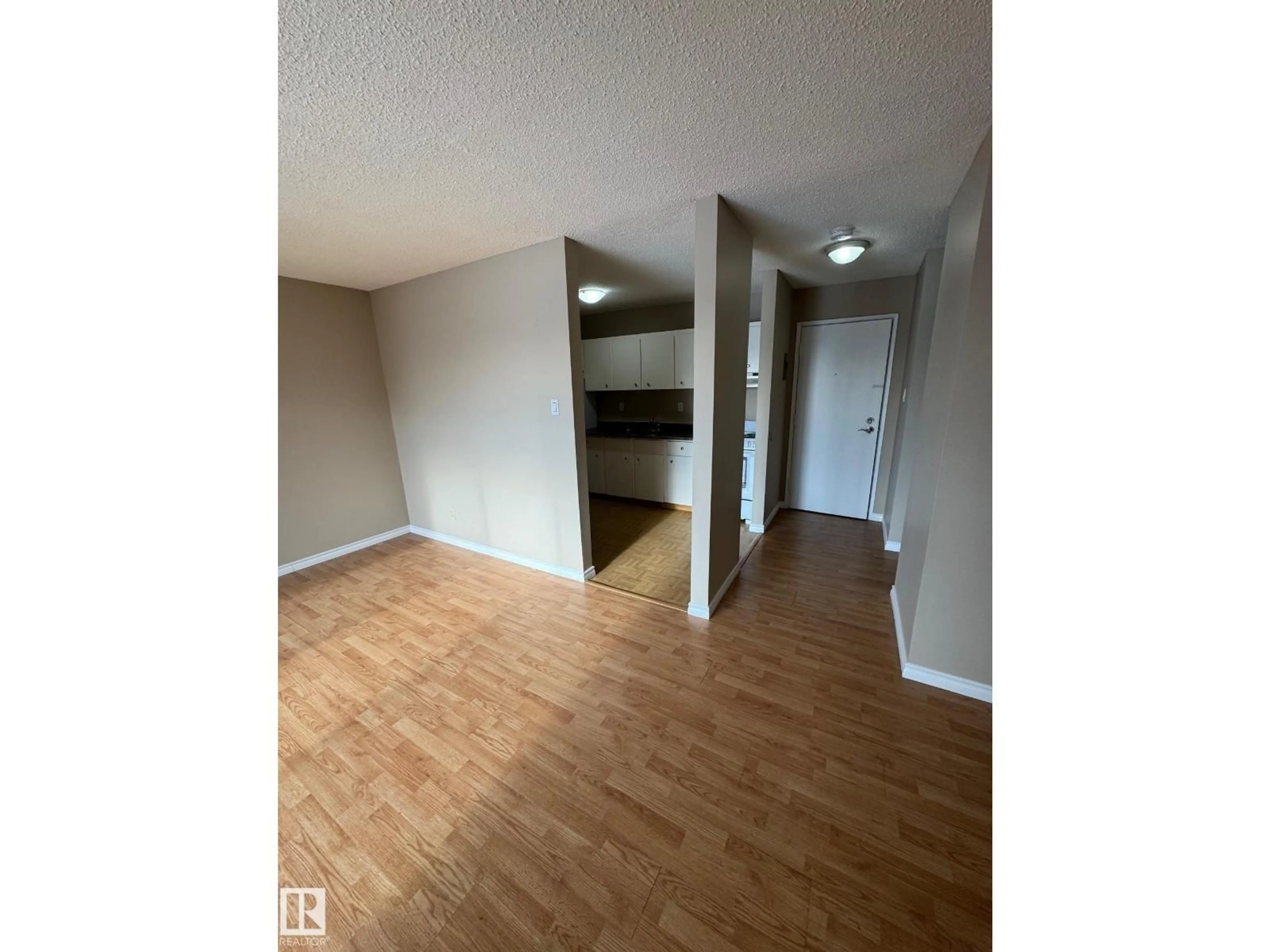 A pic of a room for 315 - 7220 144 AV, Edmonton Alberta T5C3E4