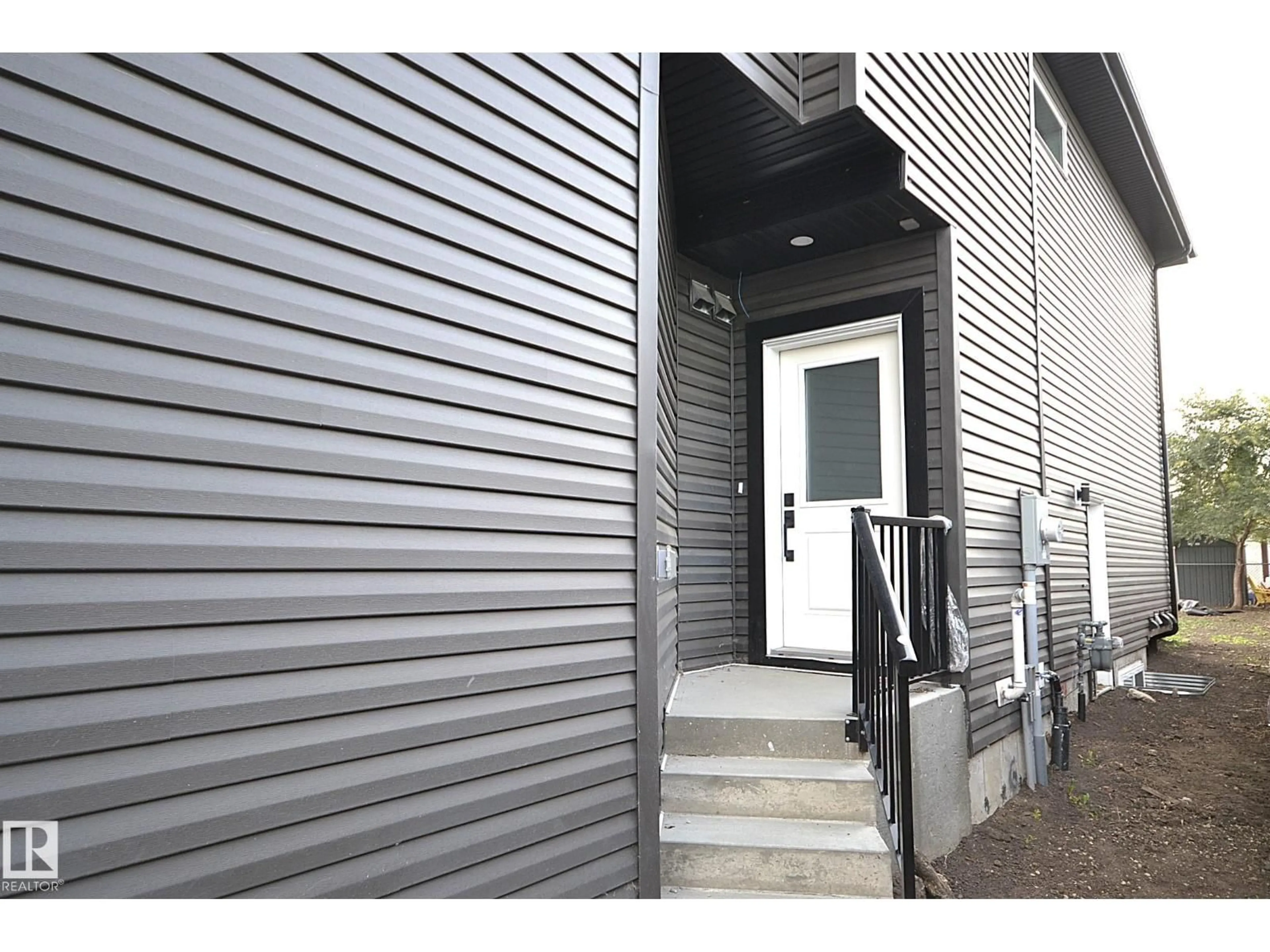 Unknown for 1314 35 ST, Edmonton Alberta T6L3E8