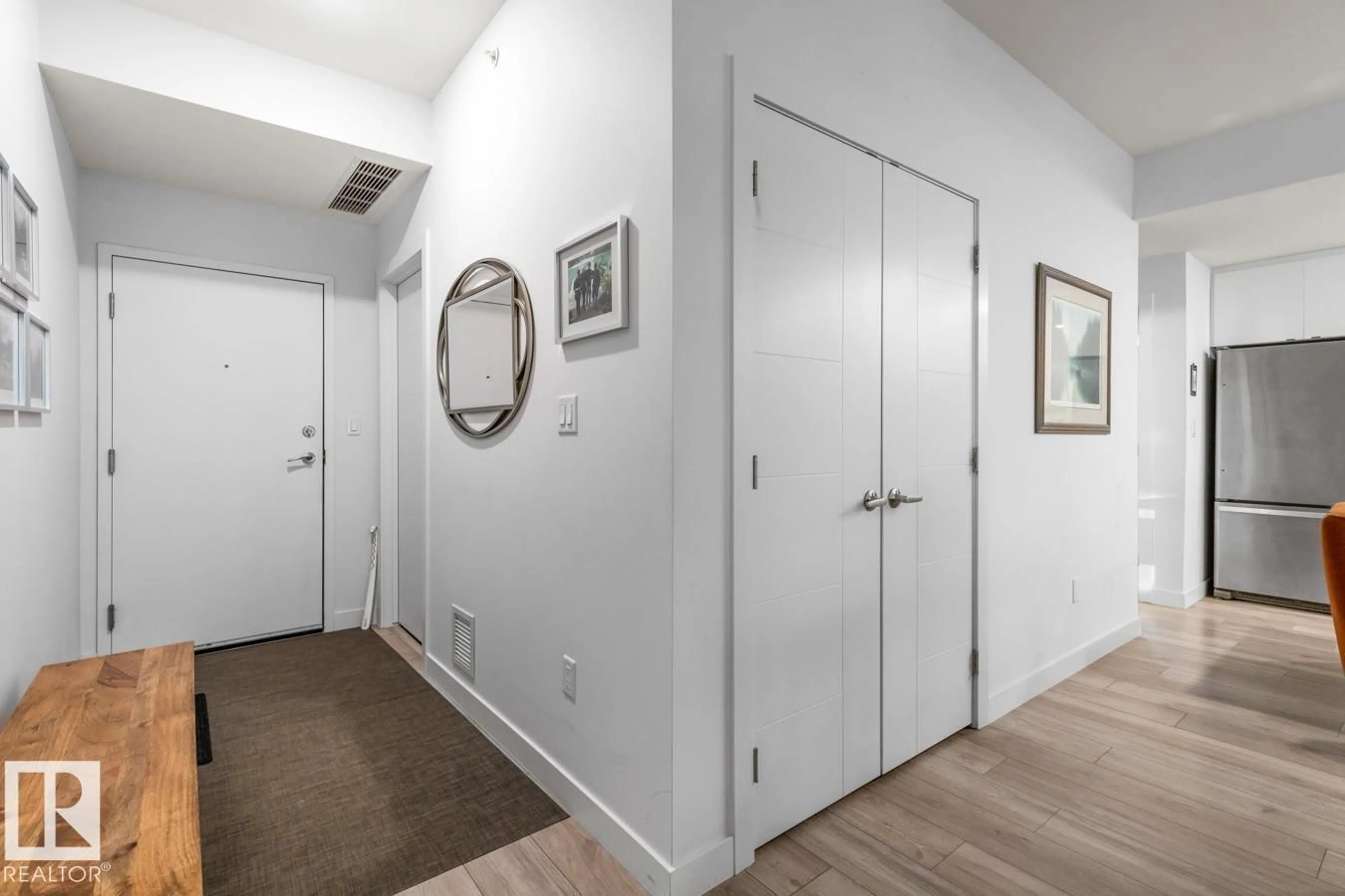 Indoor entryway for #101 - 8510 90 ST, Edmonton Alberta T5L3C6