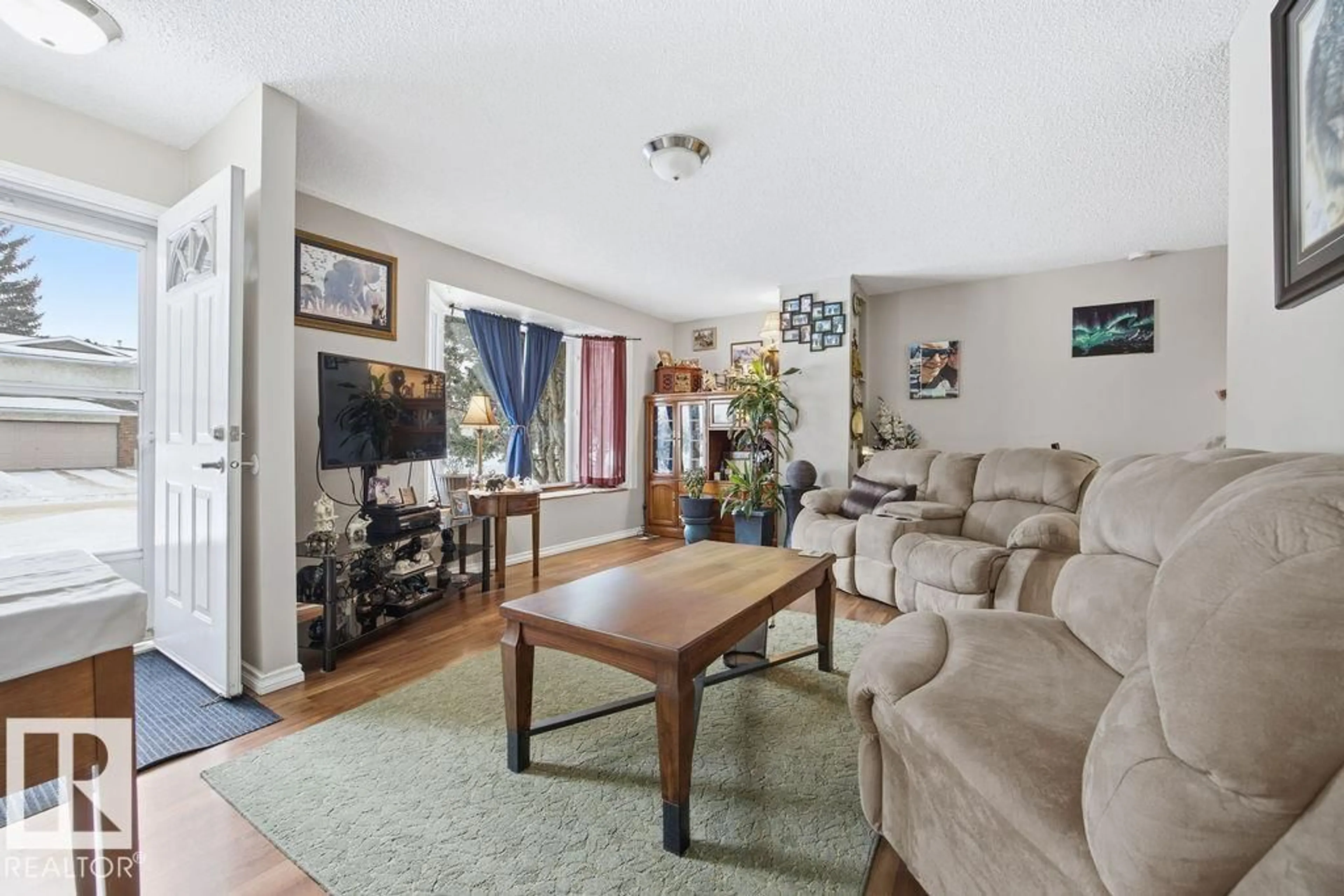 Living room with furniture, unknown for 16 GLENGARRY CR, Sherwood Park Alberta T8A3A2