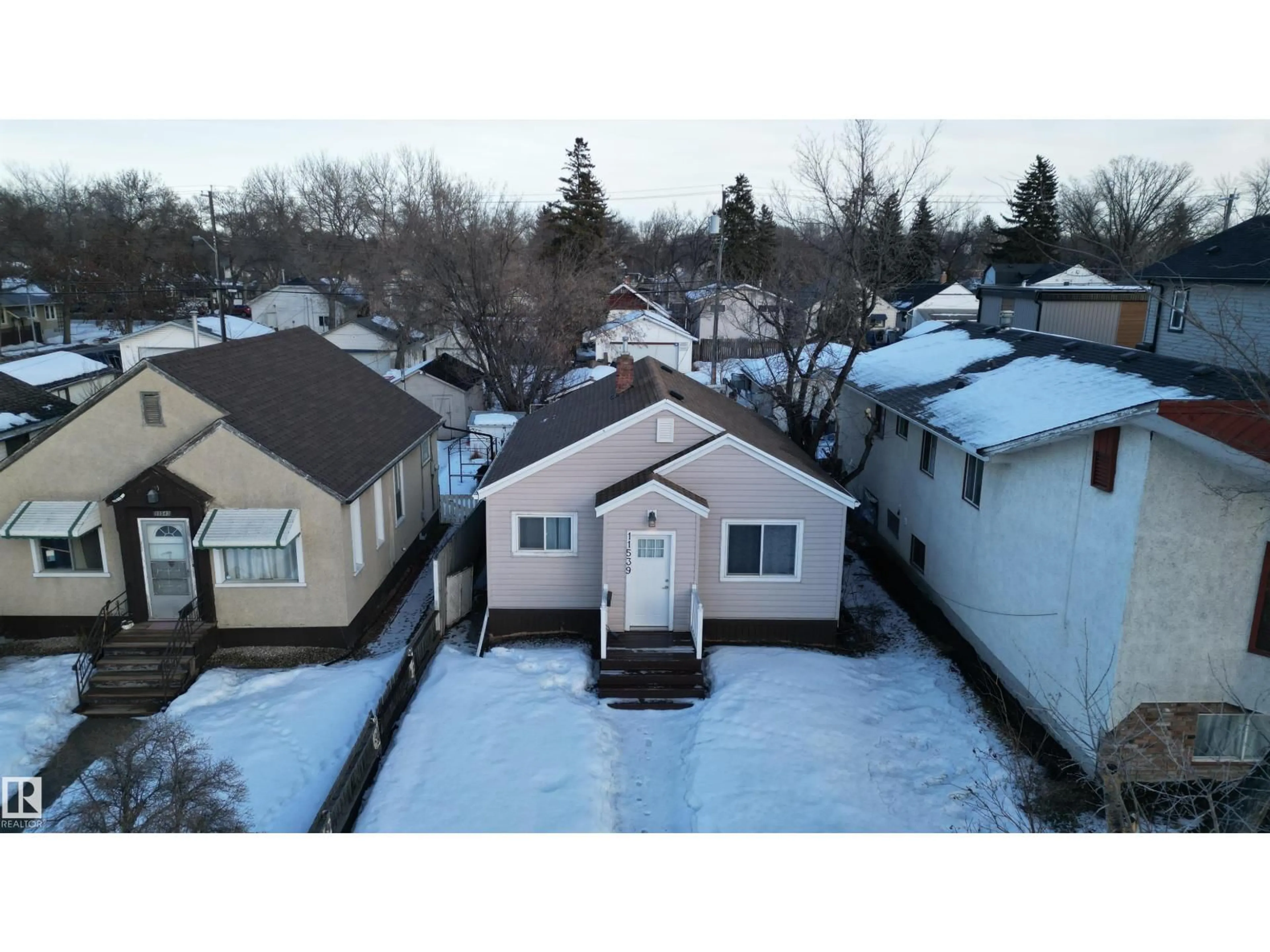A pic from outside/outdoor area/front of a property/back of a property/a pic from drone, street for NW - 11539 101 ST, Edmonton Alberta T5G2B2
