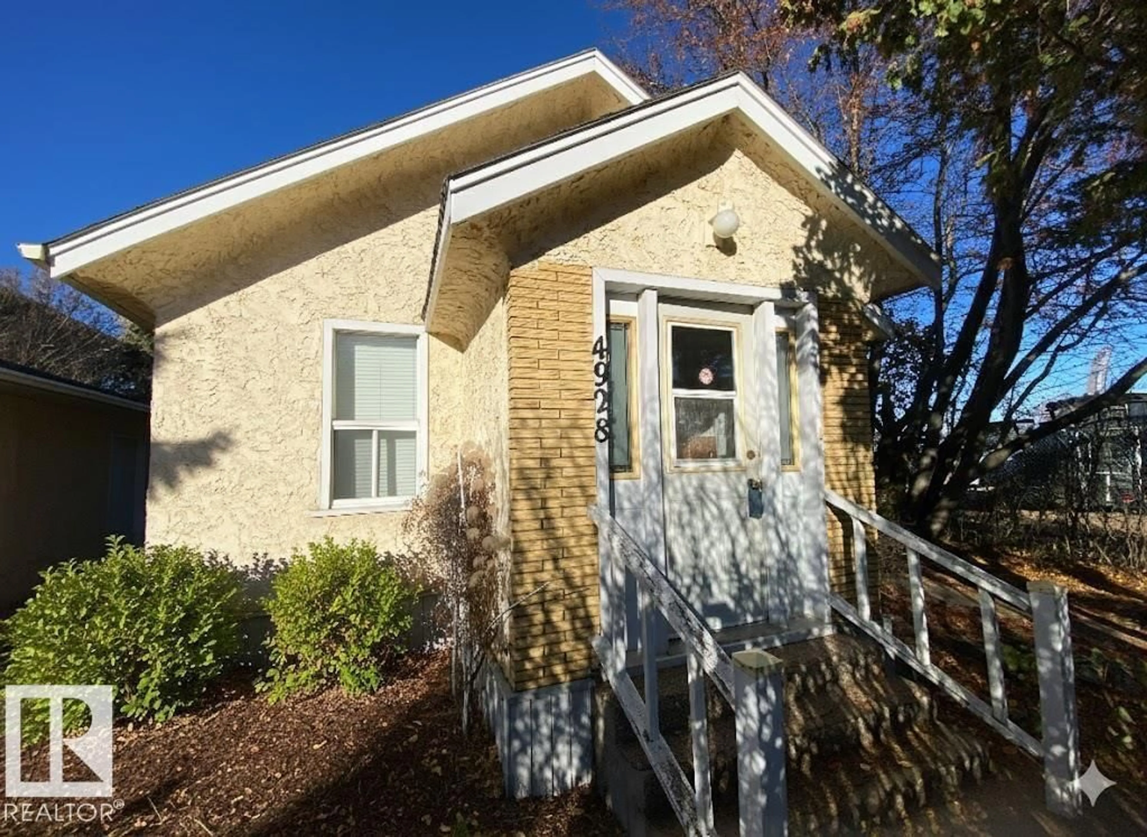 Home with brick exterior material, building for 4928 50 ST, Gibbons Alberta T0A1N0