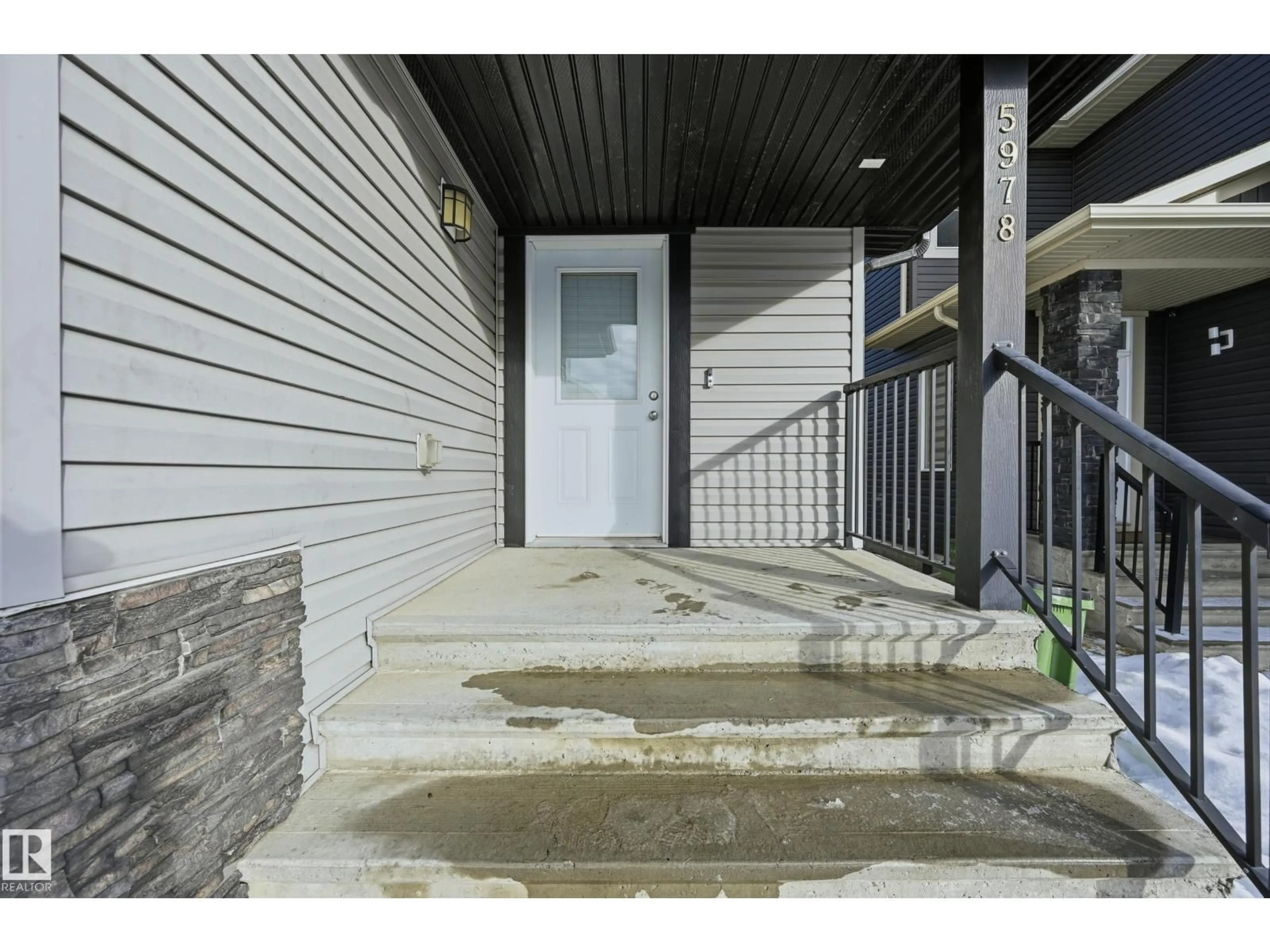 Indoor entryway for NW - 5978 167C AV, Edmonton Alberta T5Y0P4
