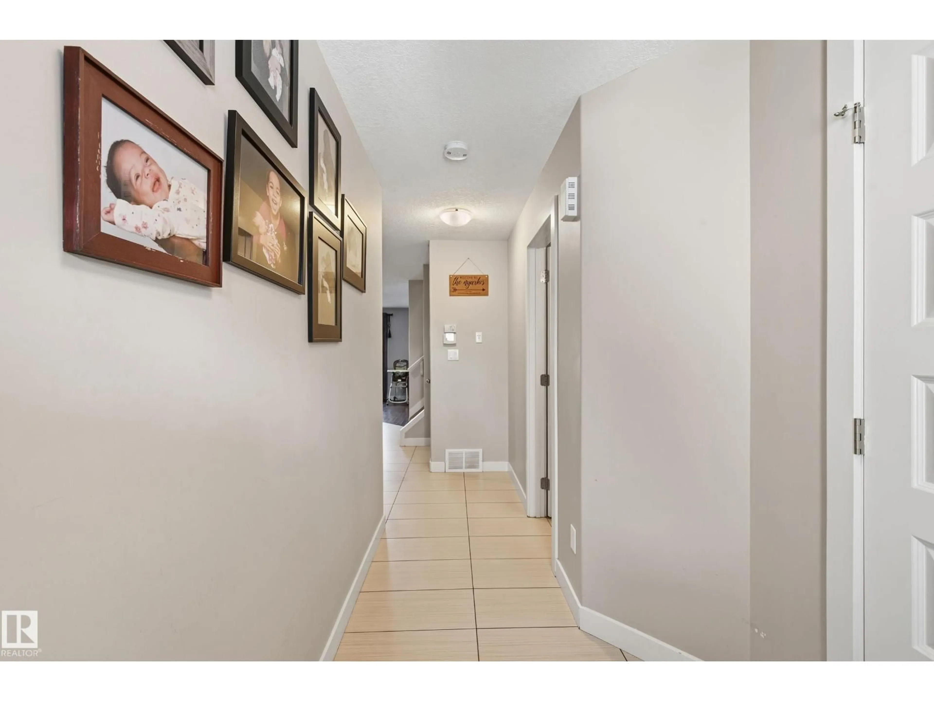 Indoor entryway for NW - 5978 167C AV, Edmonton Alberta T5Y0P4