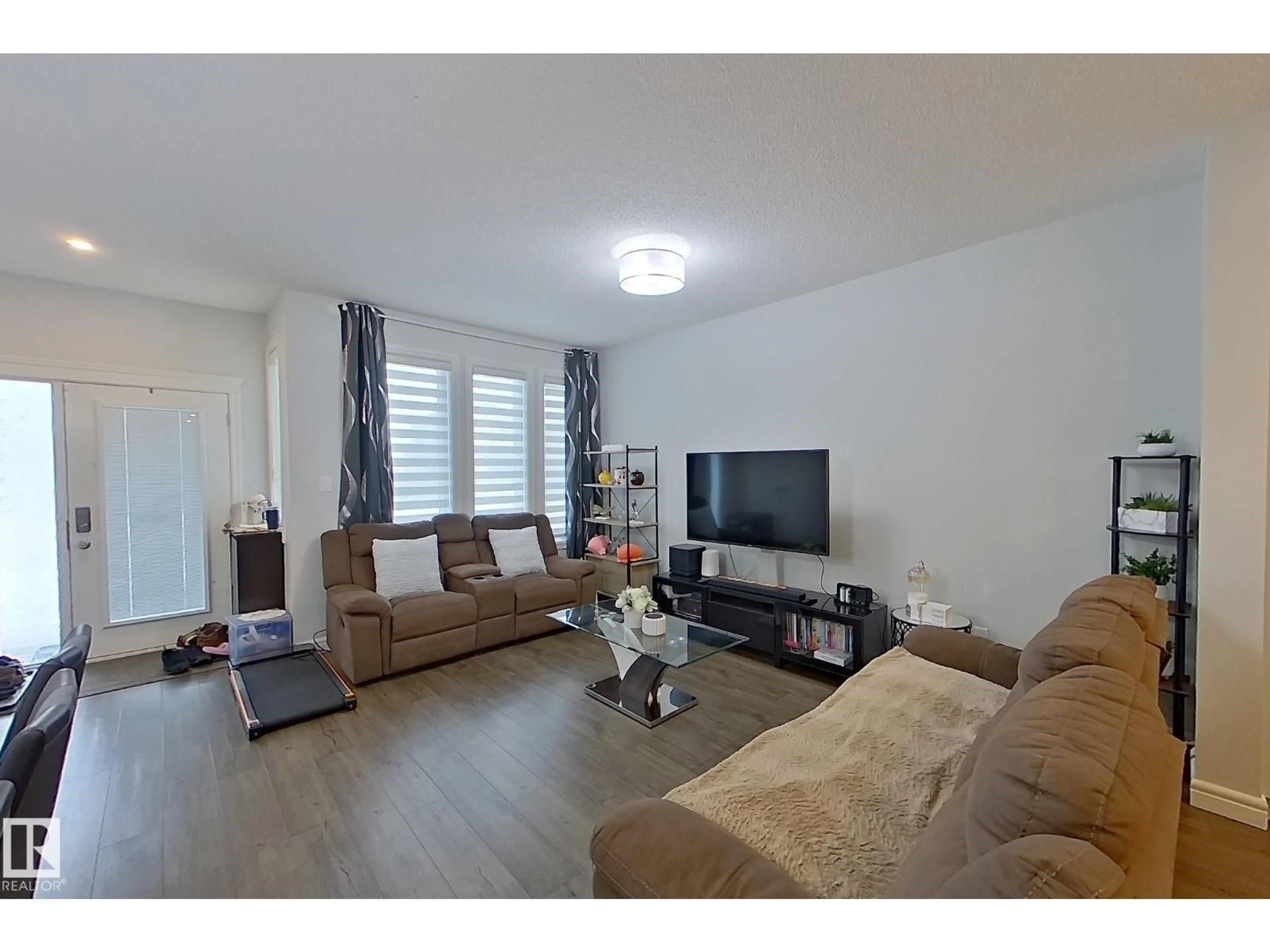 Living room with furniture, unknown for 4419 KINSELLA GREEN GR, Edmonton Alberta T6W4J9