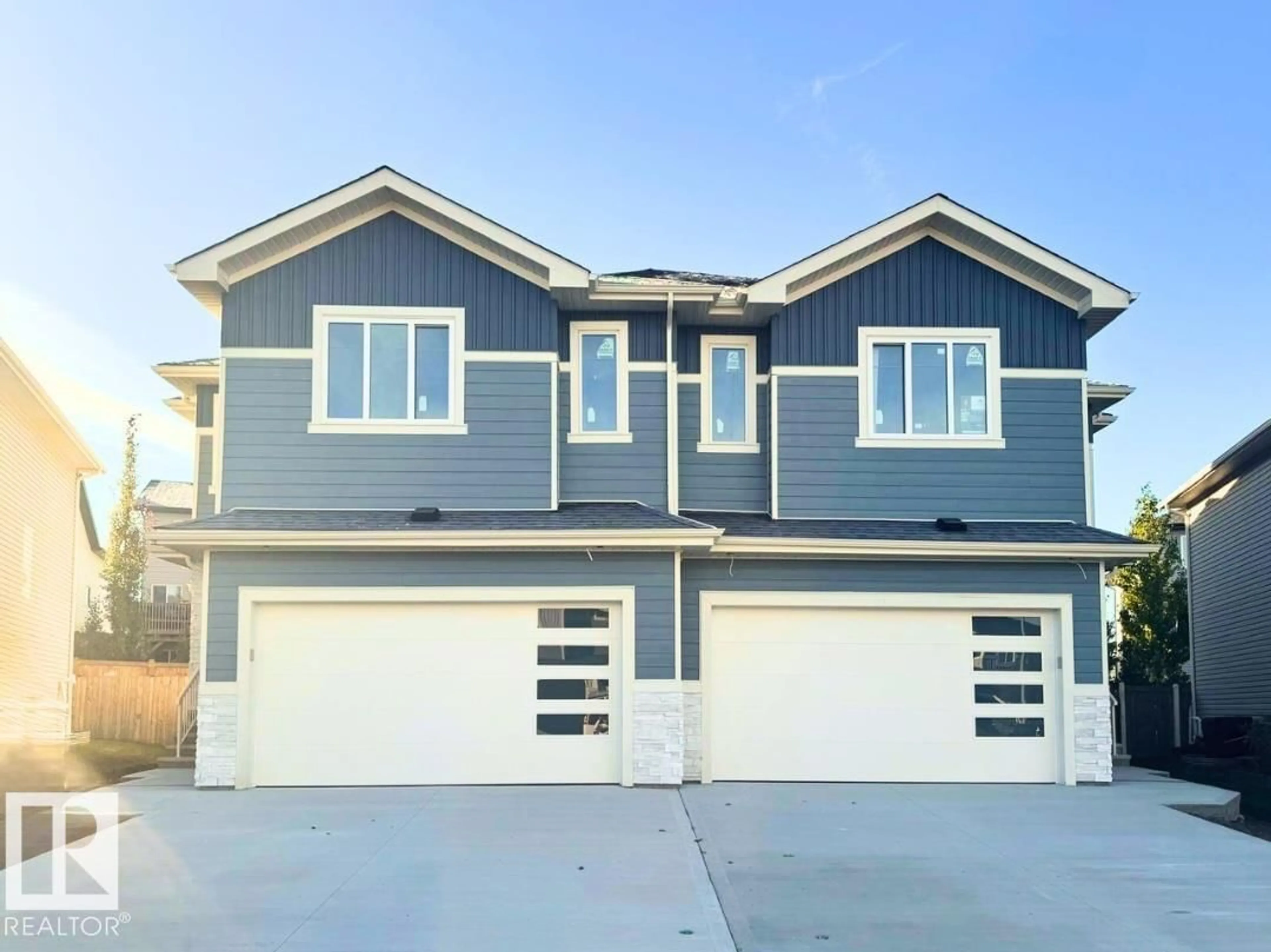Home with vinyl exterior material, street for 20 HAZELWOOD LN, Spruce Grove Alberta T7X0R7