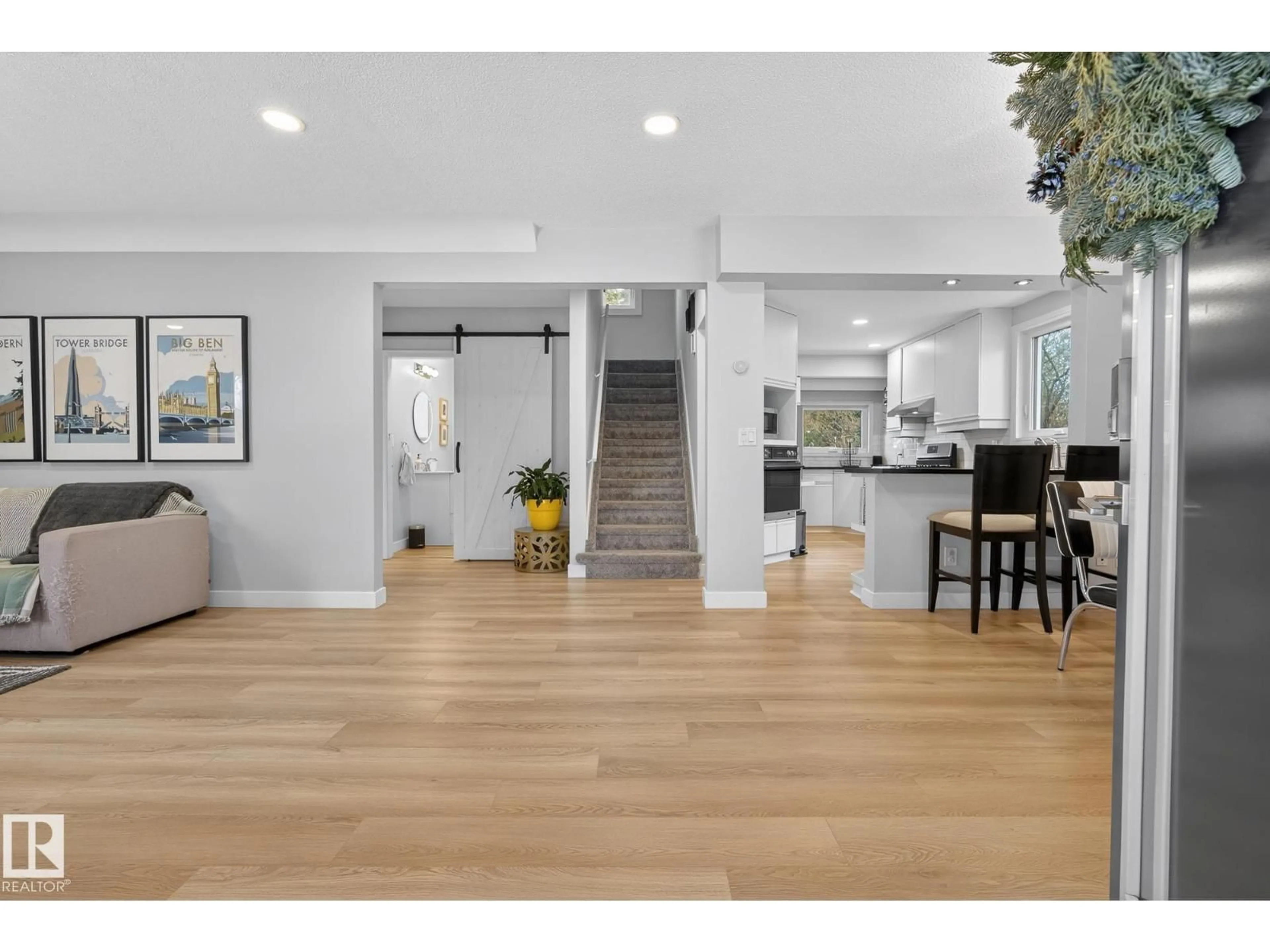 Unknown for 9327 86 ST, Edmonton Alberta T6C3E6