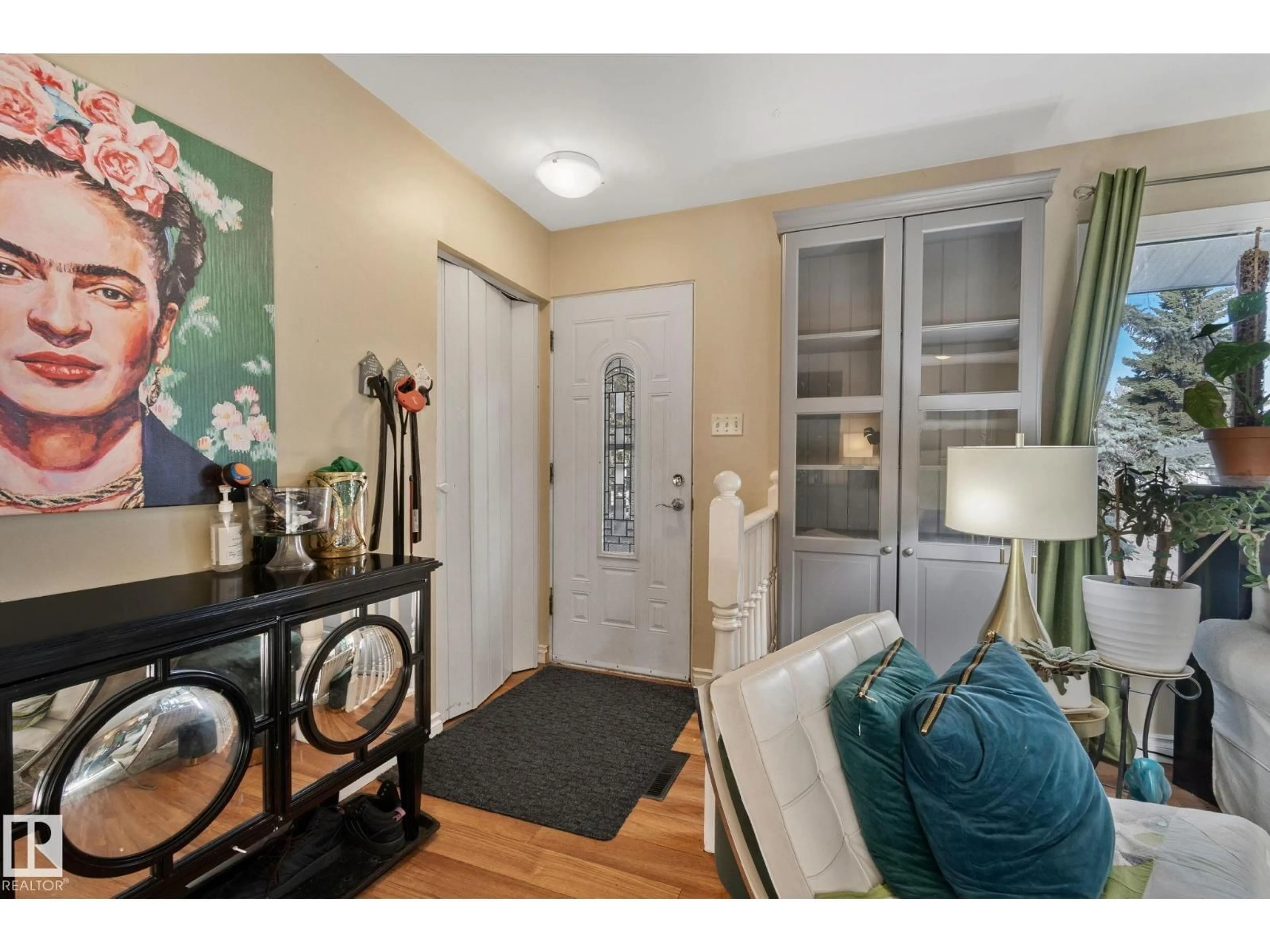 Indoor entryway for 367 EVERGREEN ST, Sherwood Park Alberta T8A1J9