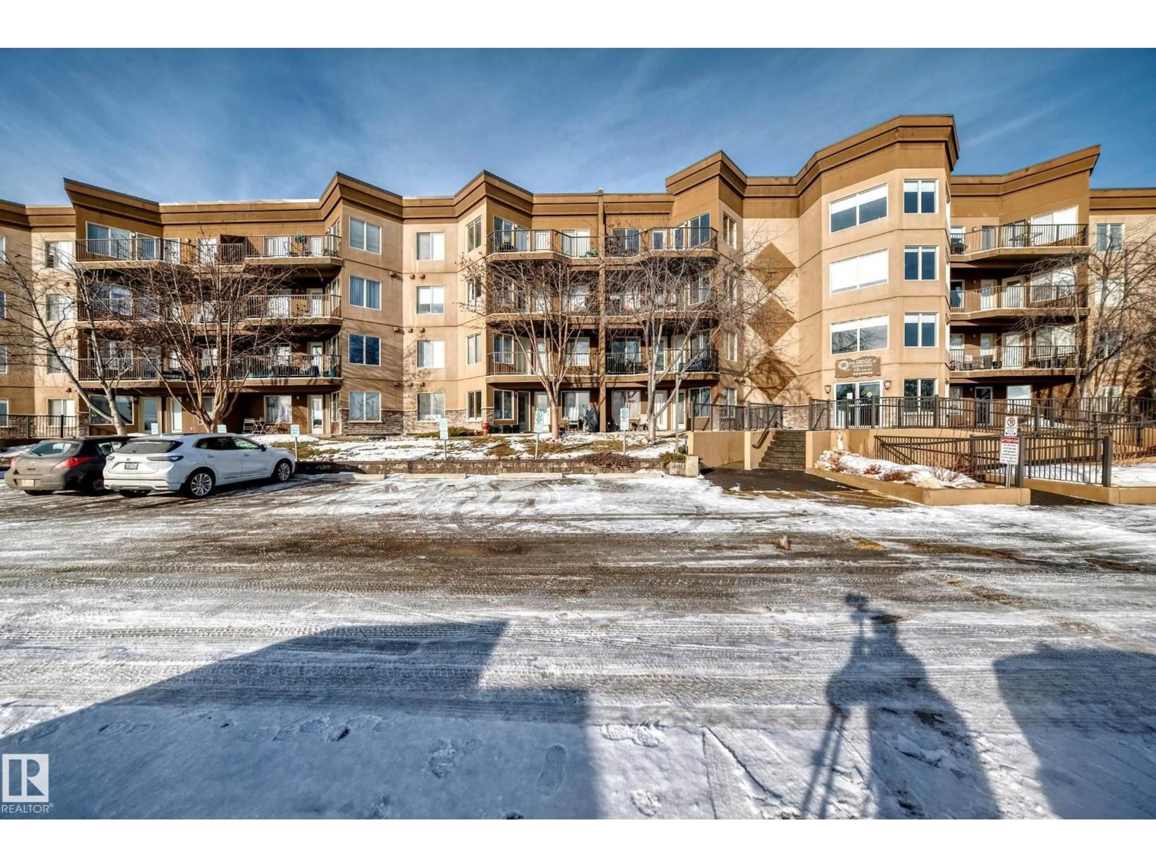 A pic from outside/outdoor area/front of a property/back of a property/a pic from drone, building for 232 HOOKE RD, Edmonton Alberta T5A5J5