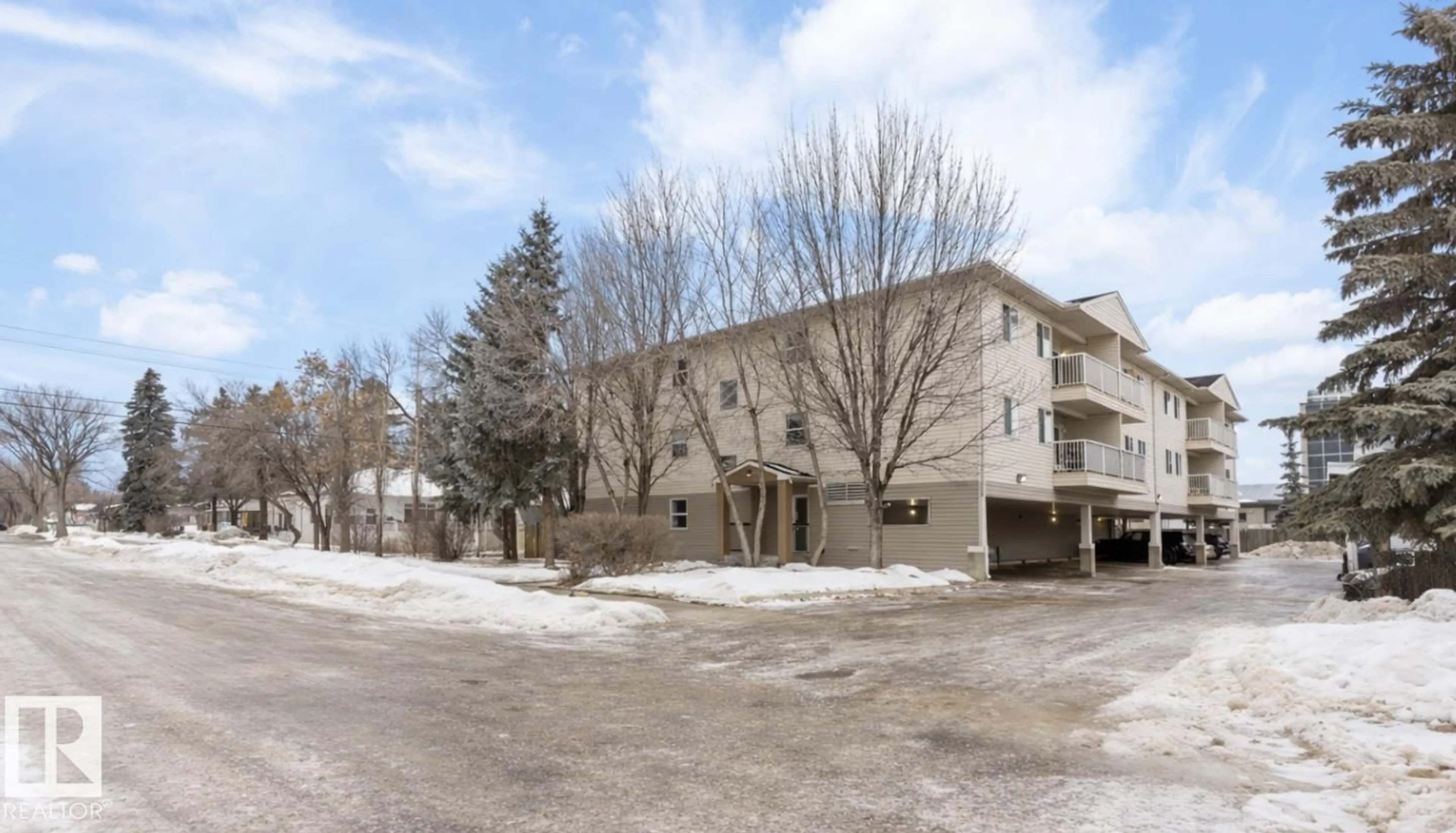 Patio, unknown for 103 - 12110 119 AVE NW, Edmonton Alberta T5L5G9