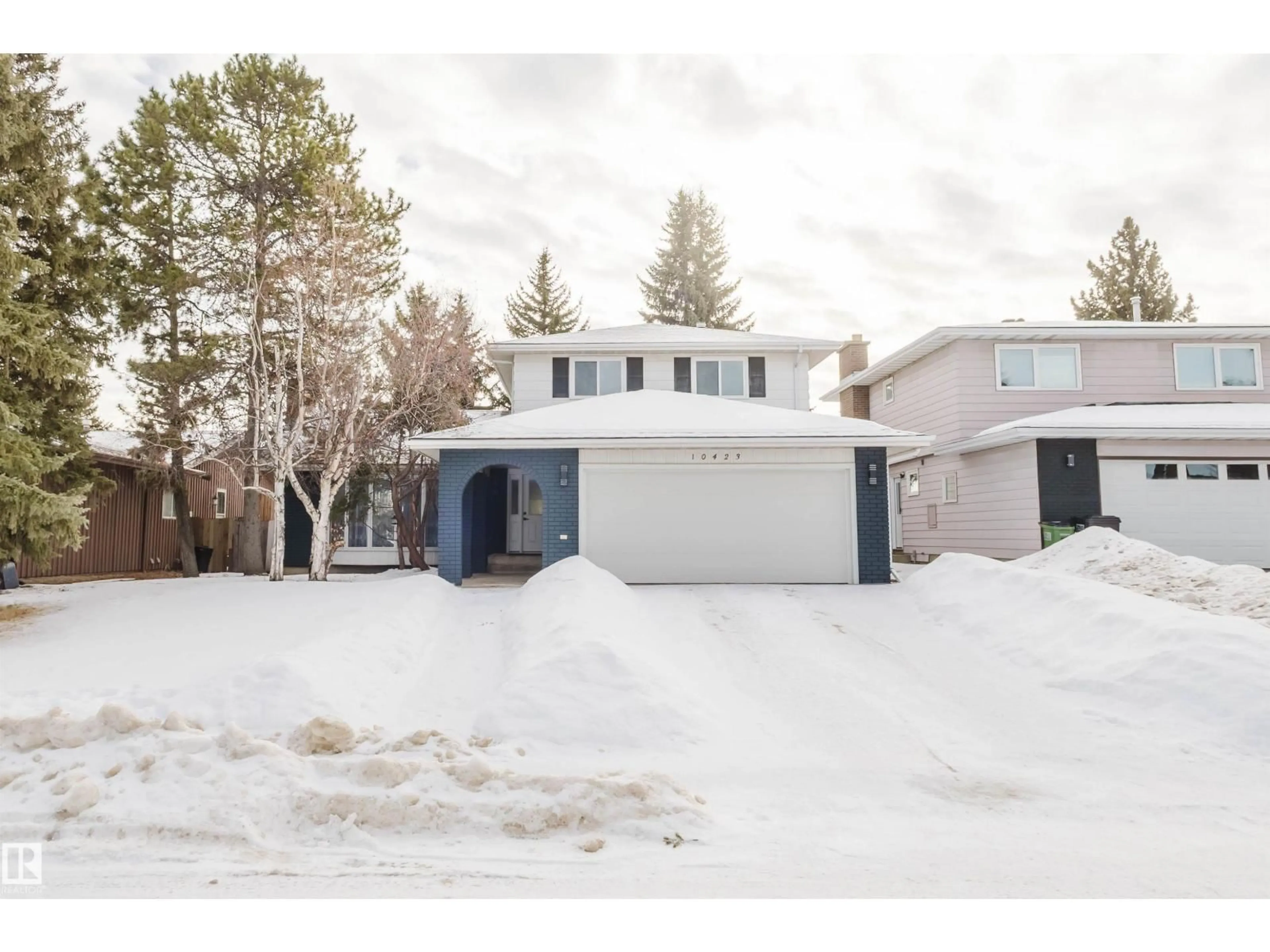 Unknown for 10423 35 AV, Edmonton Alberta T6J2M8