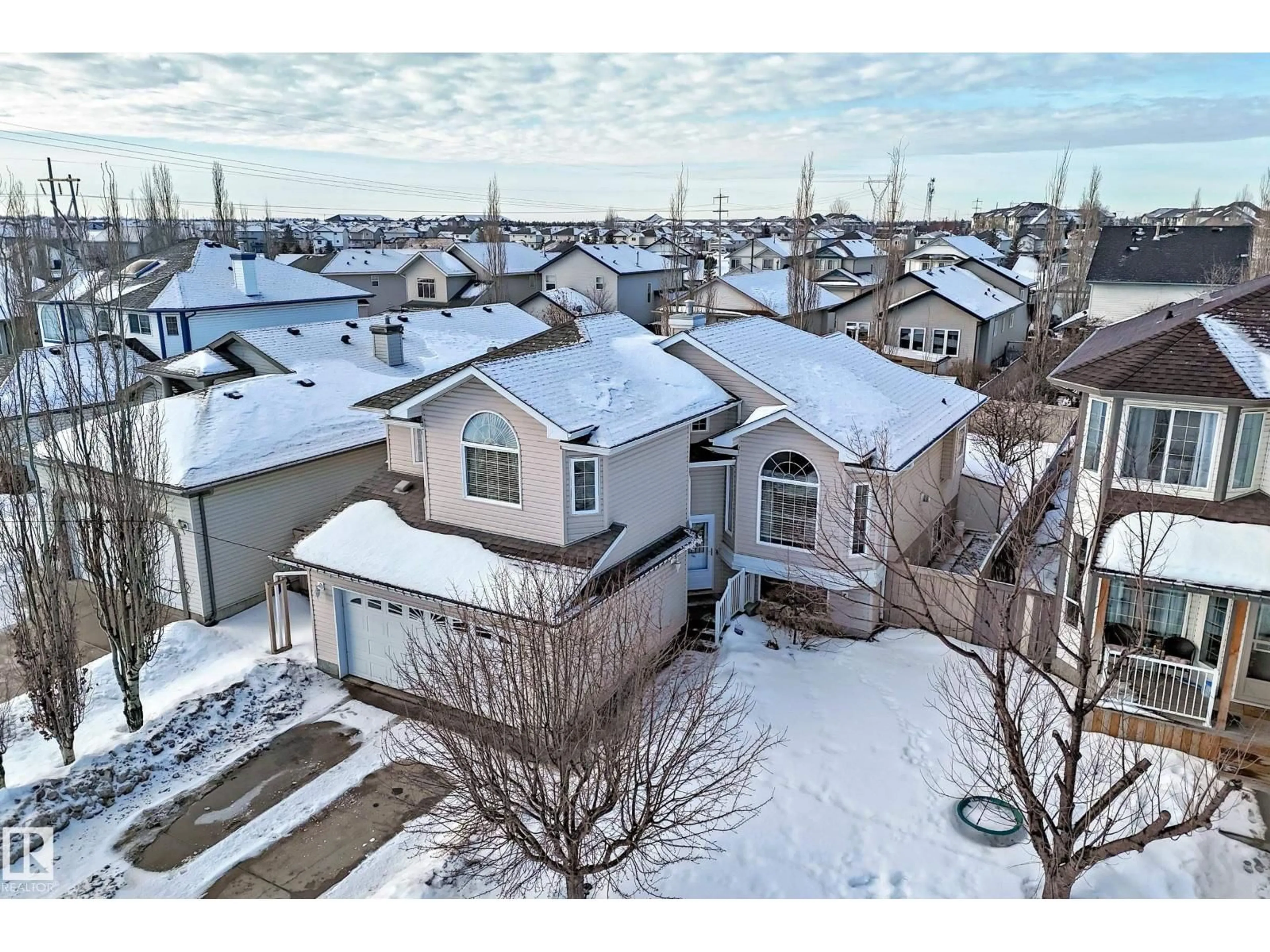 A pic from outside/outdoor area/front of a property/back of a property/a pic from drone, street for NW - 16348 89 ST, Edmonton Alberta T5Z3S1