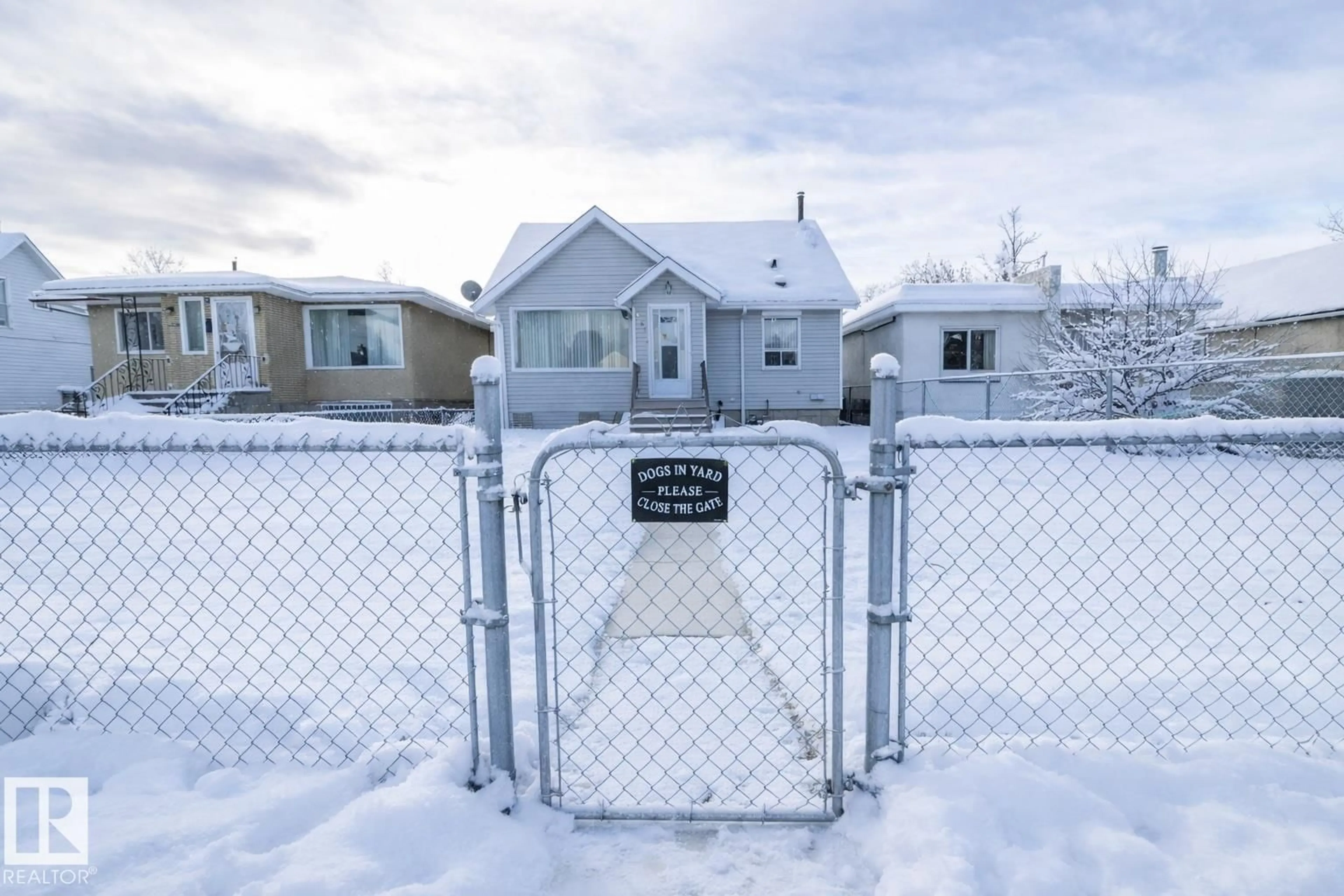 Unknown for 9405 110 AV, Edmonton Alberta T5H1H2