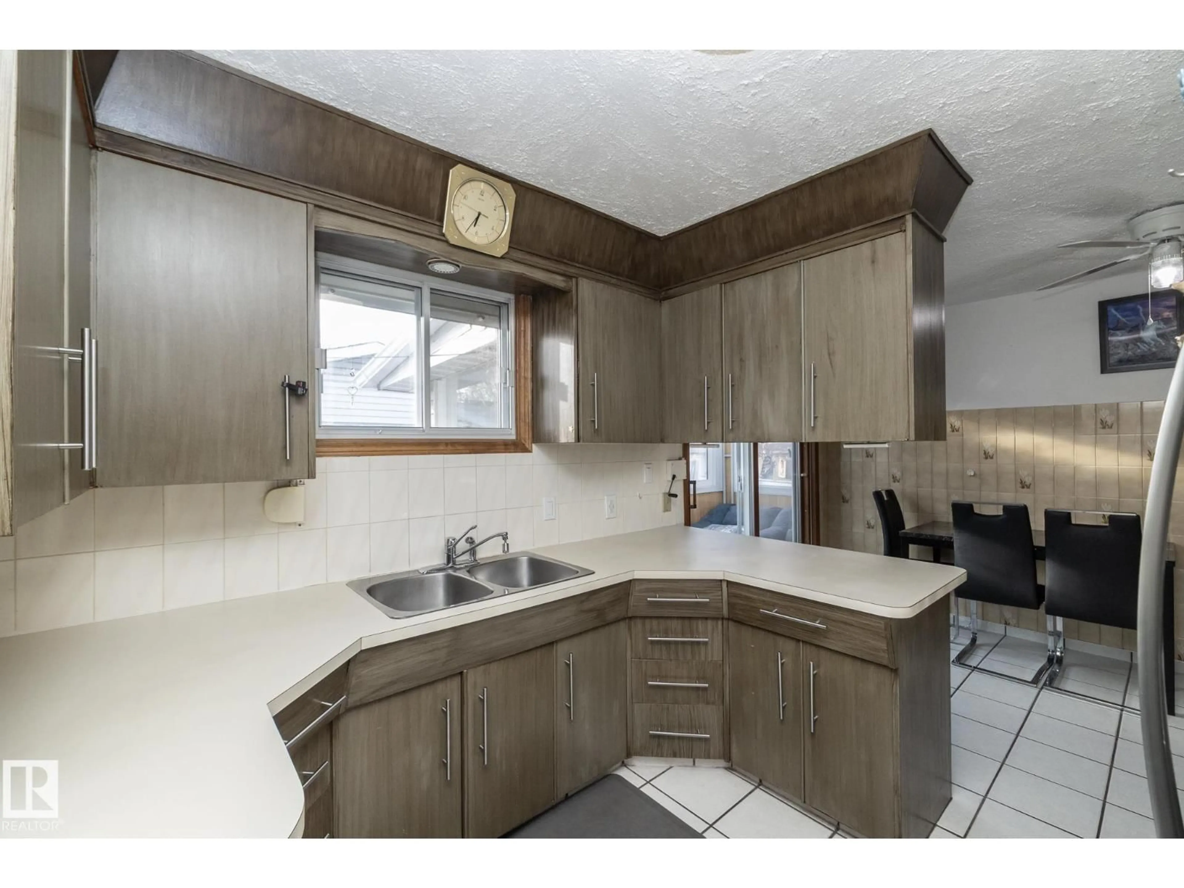 Standard kitchen, unknown for 9405 110 AV, Edmonton Alberta T5H1H2