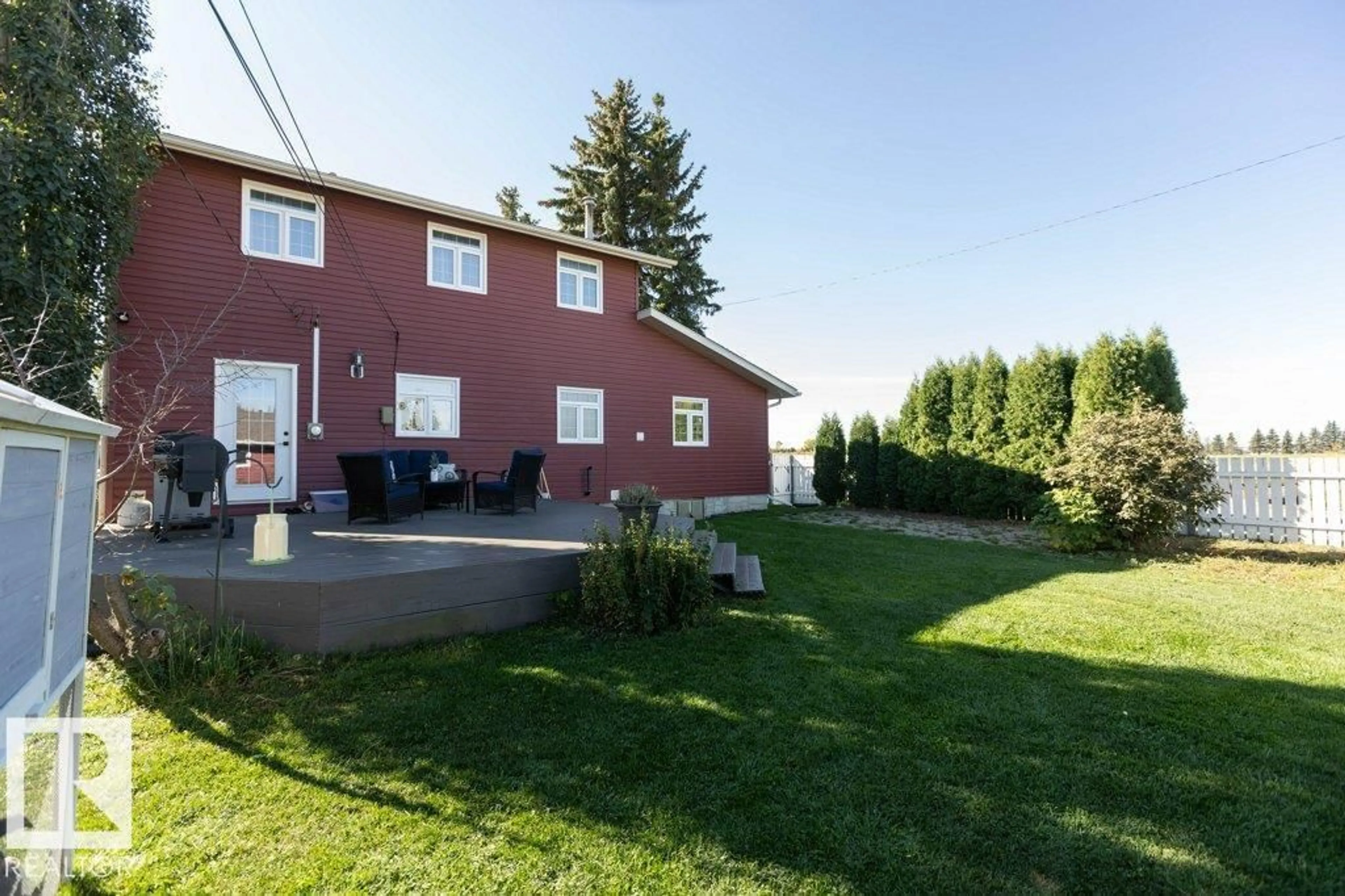 Patio, street for 9831 98 ST, Westlock Alberta T7P2A2