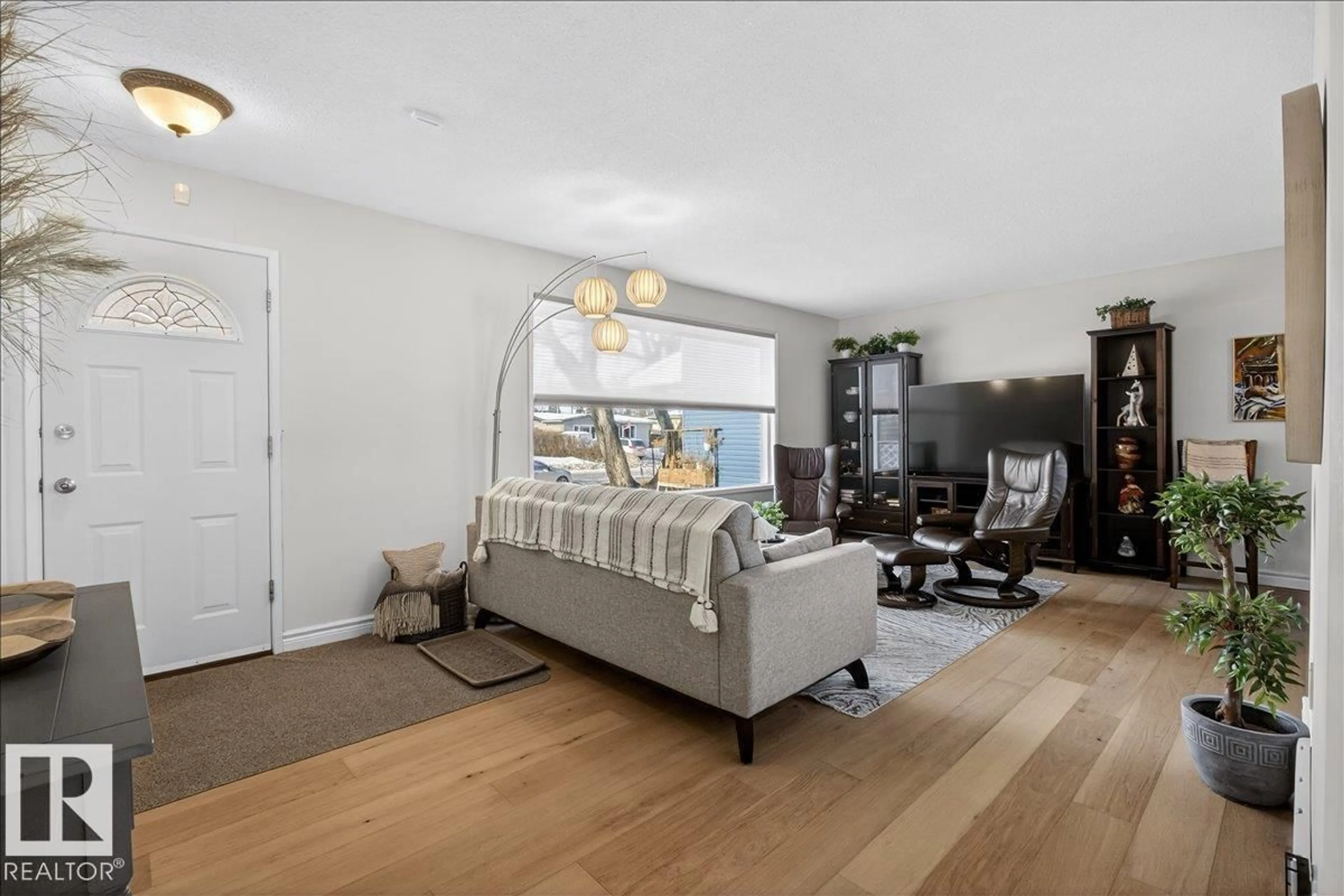 Unknown for NW - 4107 111A ST, Edmonton Alberta T6J1G6