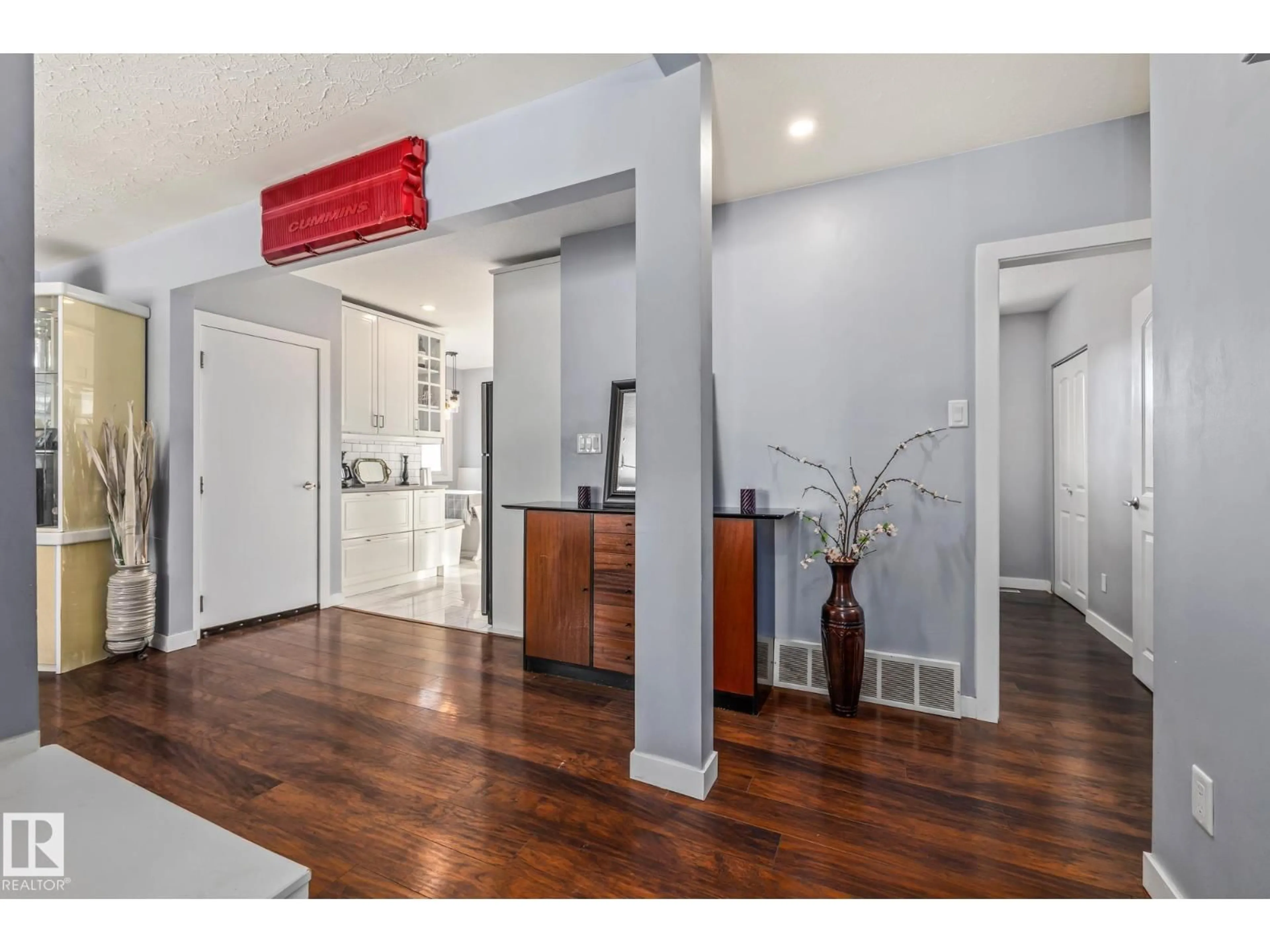 Indoor entryway for 13608 137 ST, Edmonton Alberta T5L2B3