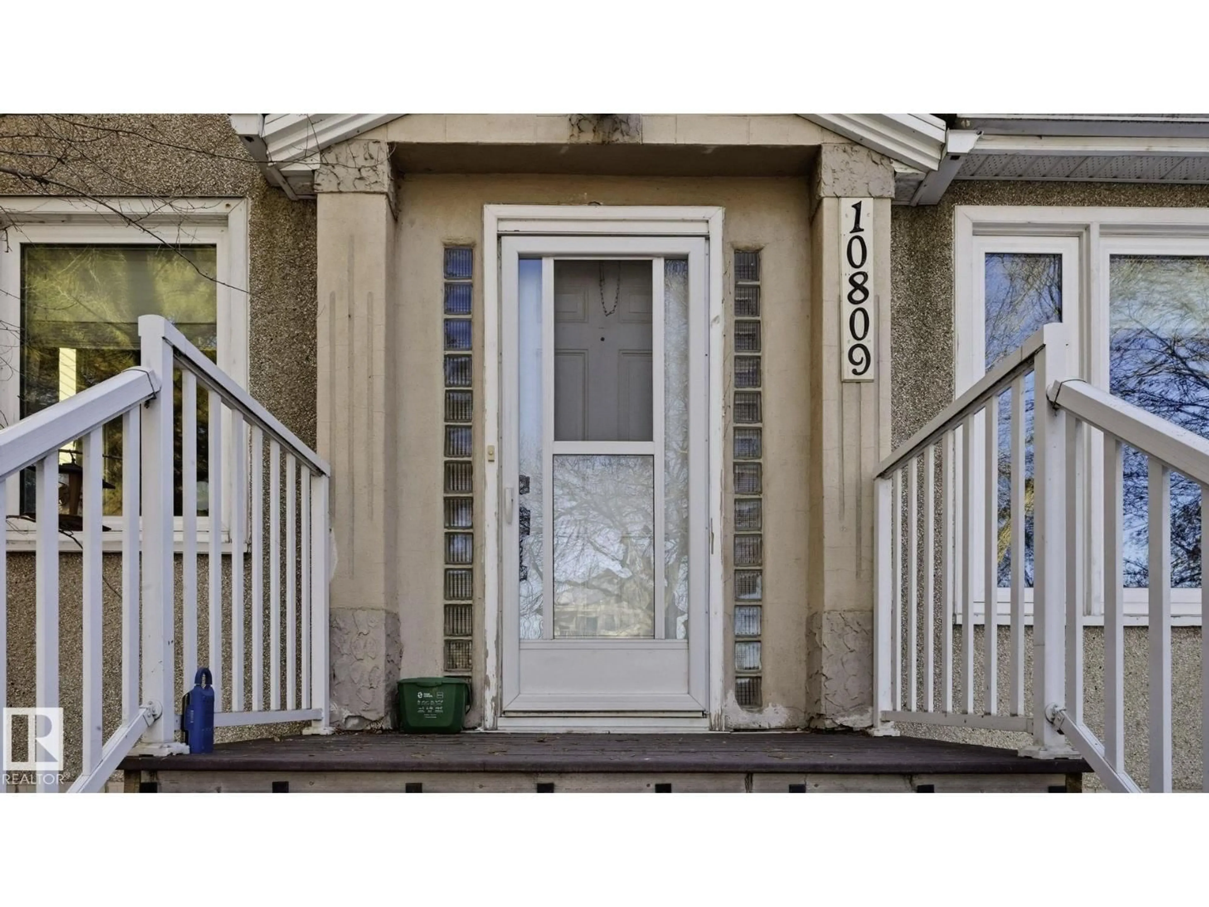 Unknown for 10809 74 AV, Edmonton Alberta T6E1G8