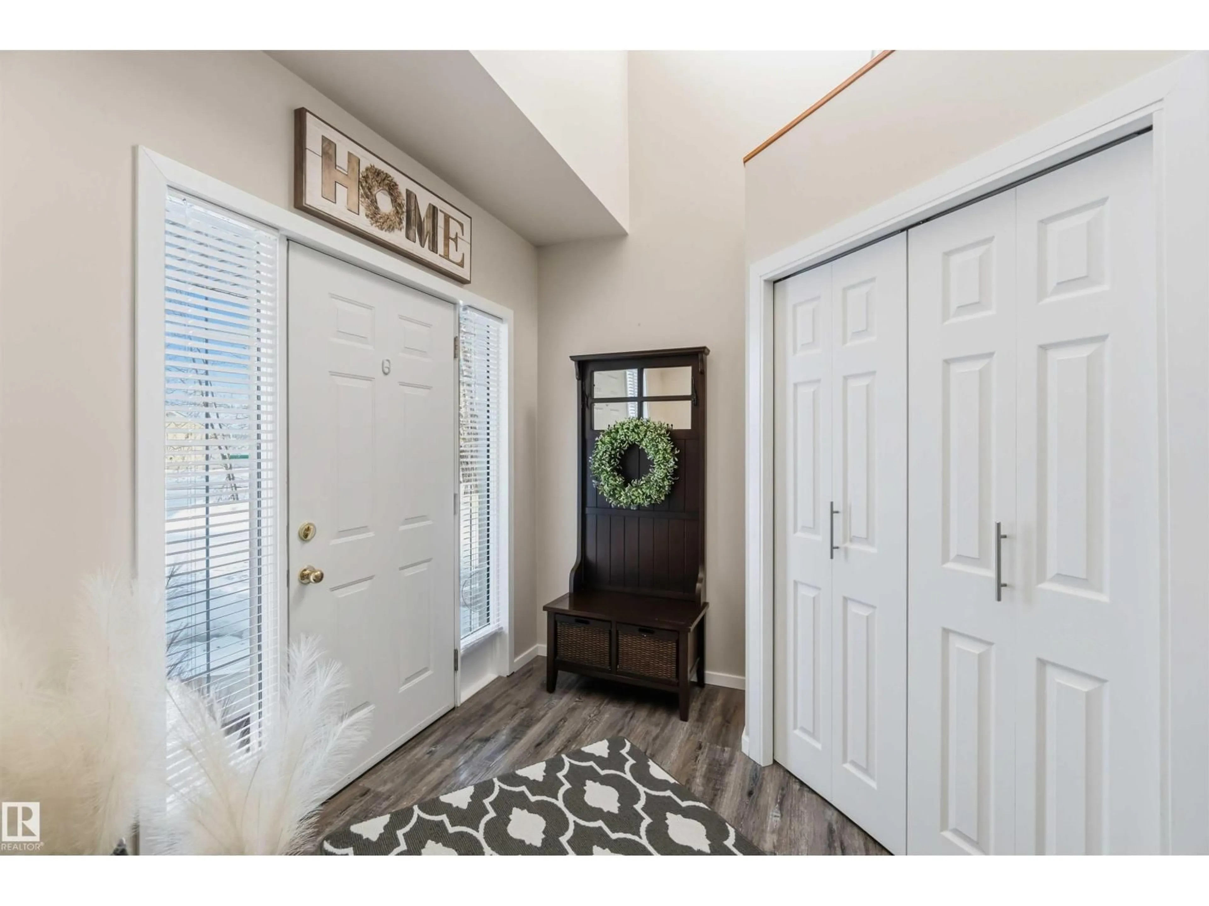 Indoor entryway for 6379 53A AV, Redwater Alberta T0A2W0