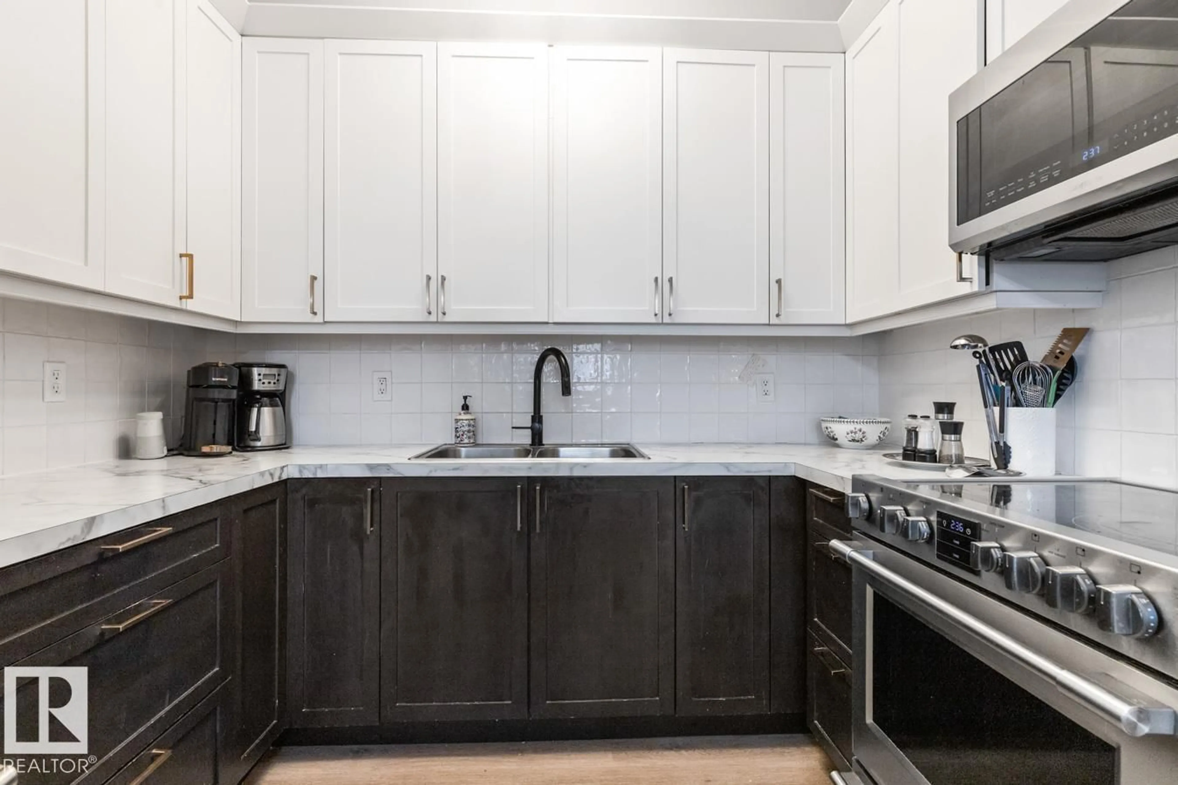 Standard kitchen, unknown for NW - 6411 180 ST, Edmonton Alberta T5P2P3