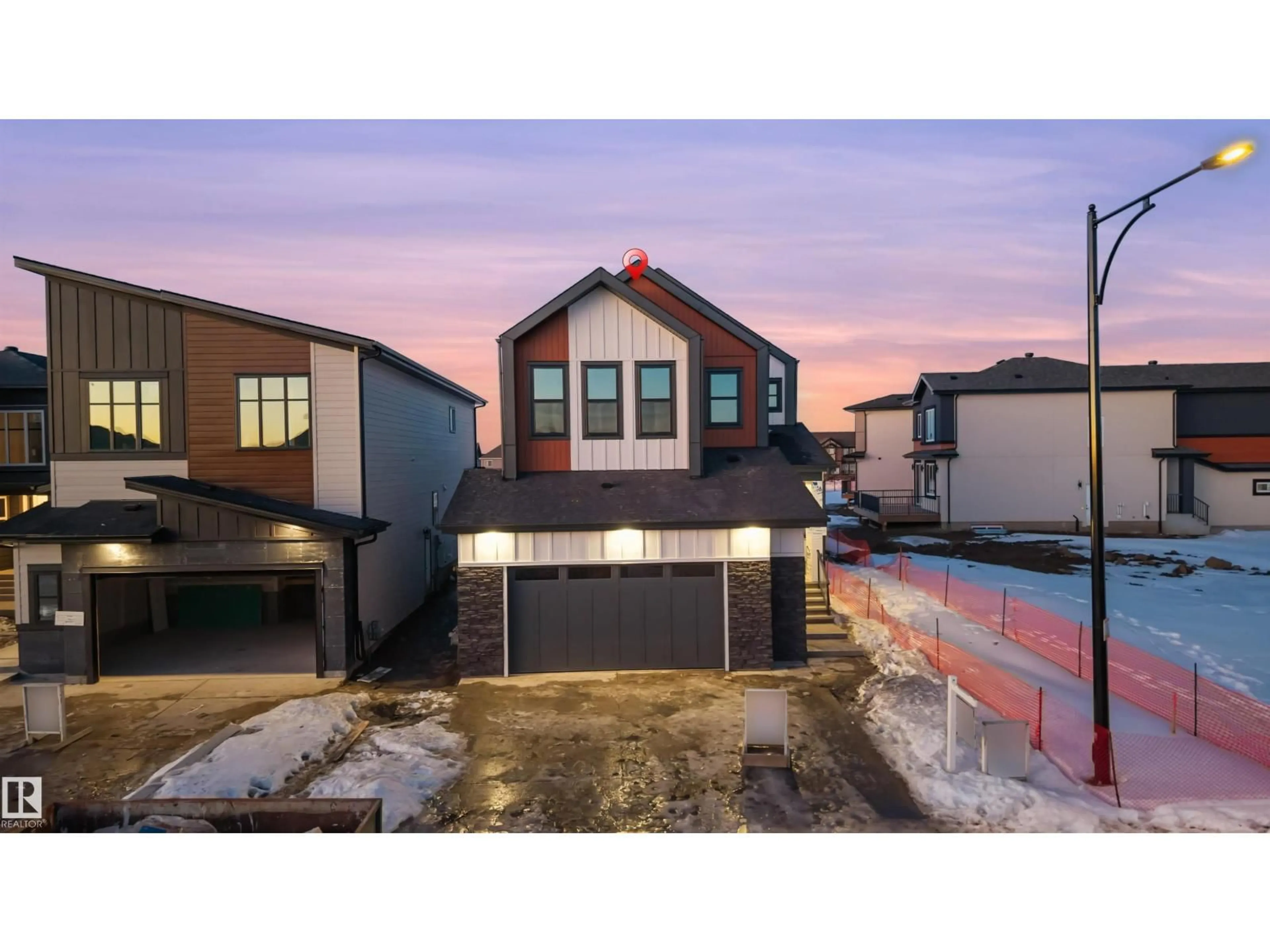 A pic from outside/outdoor area/front of a property/back of a property/a pic from drone, street for SW - 7663 KIMIWAN CR, Edmonton Alberta T6W5N6