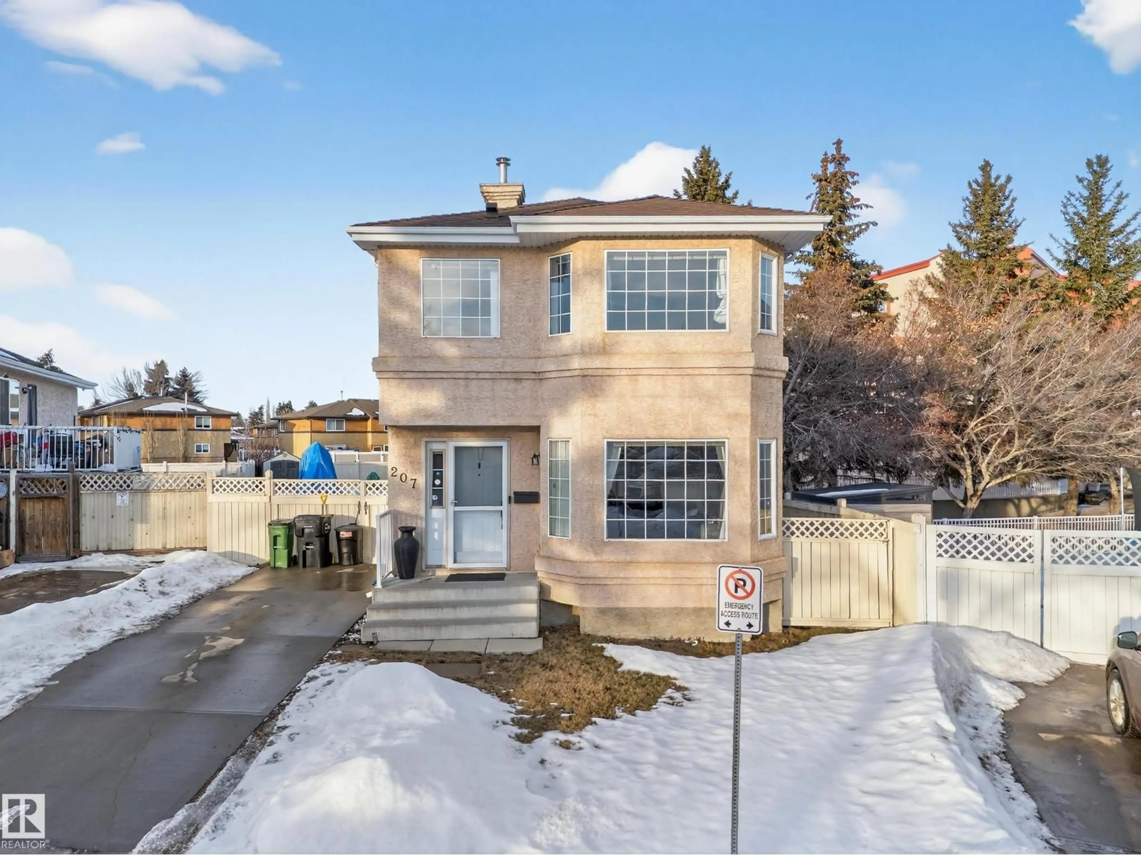 Unknown for 207 RIVER PT, Edmonton Alberta T5A4Z4