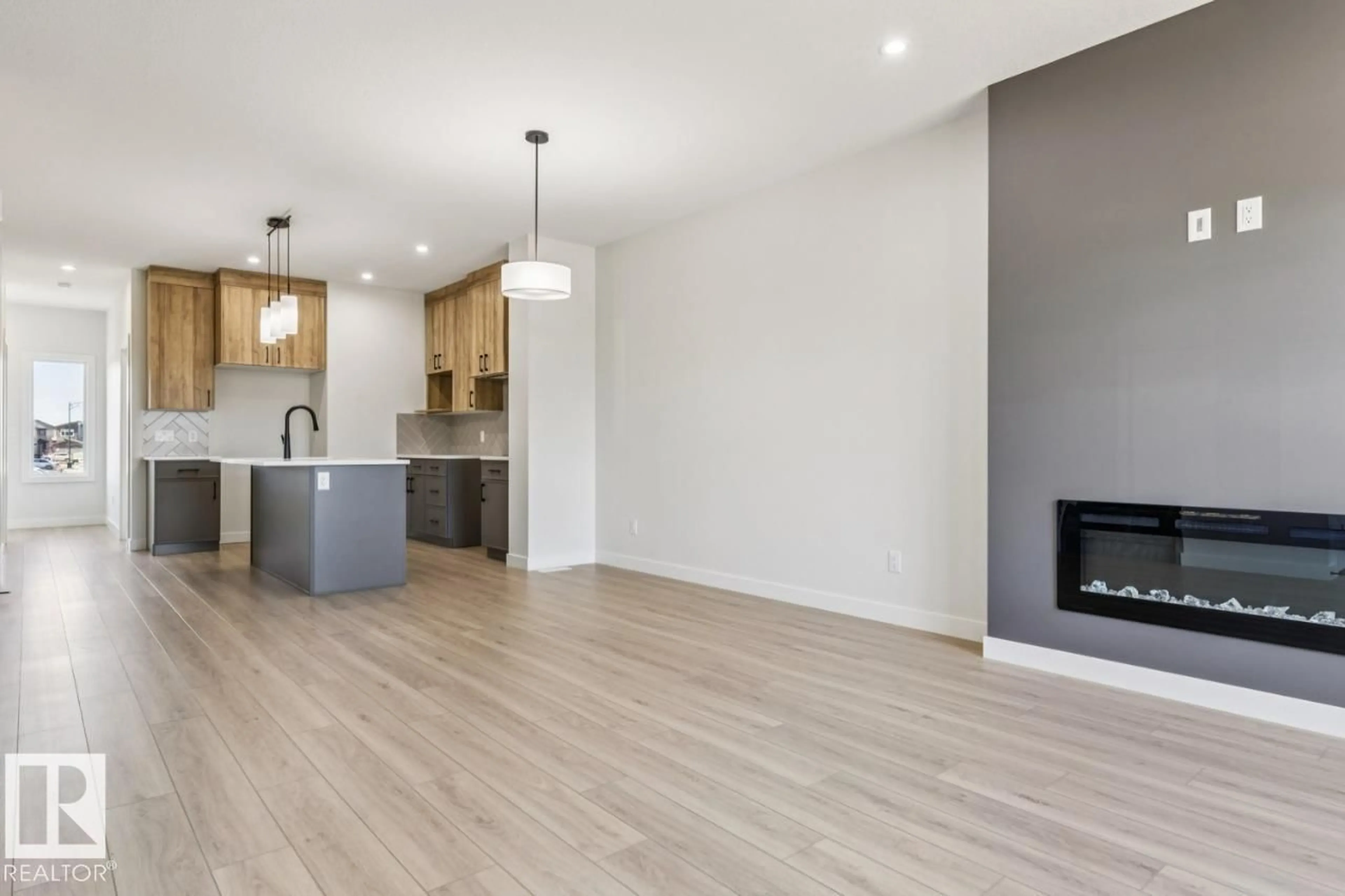 Unknown for 762 MATTSON DR, Edmonton Alberta T6X1A3