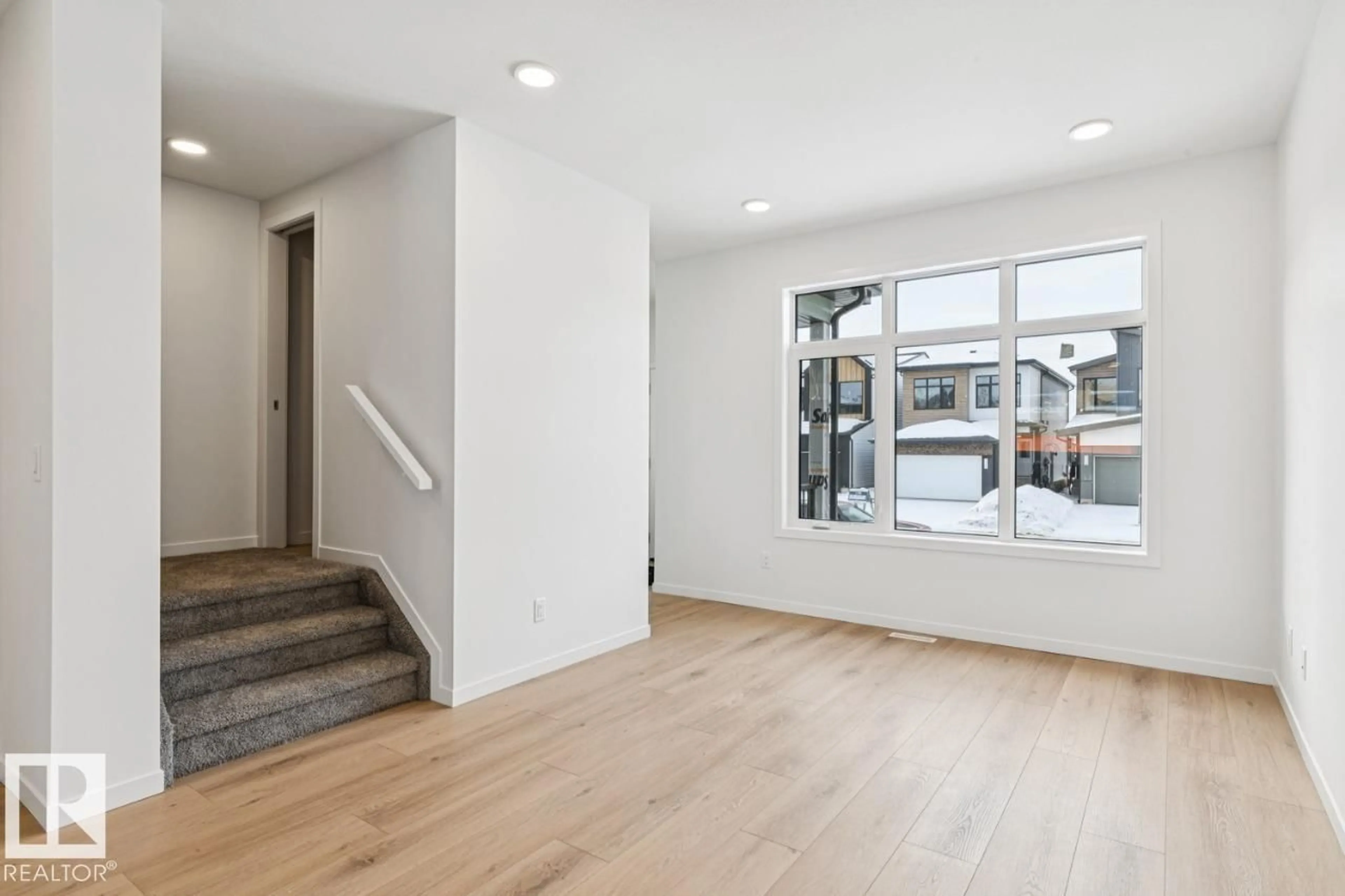 Unknown for 327 30 ST, Edmonton Alberta T6X3L6