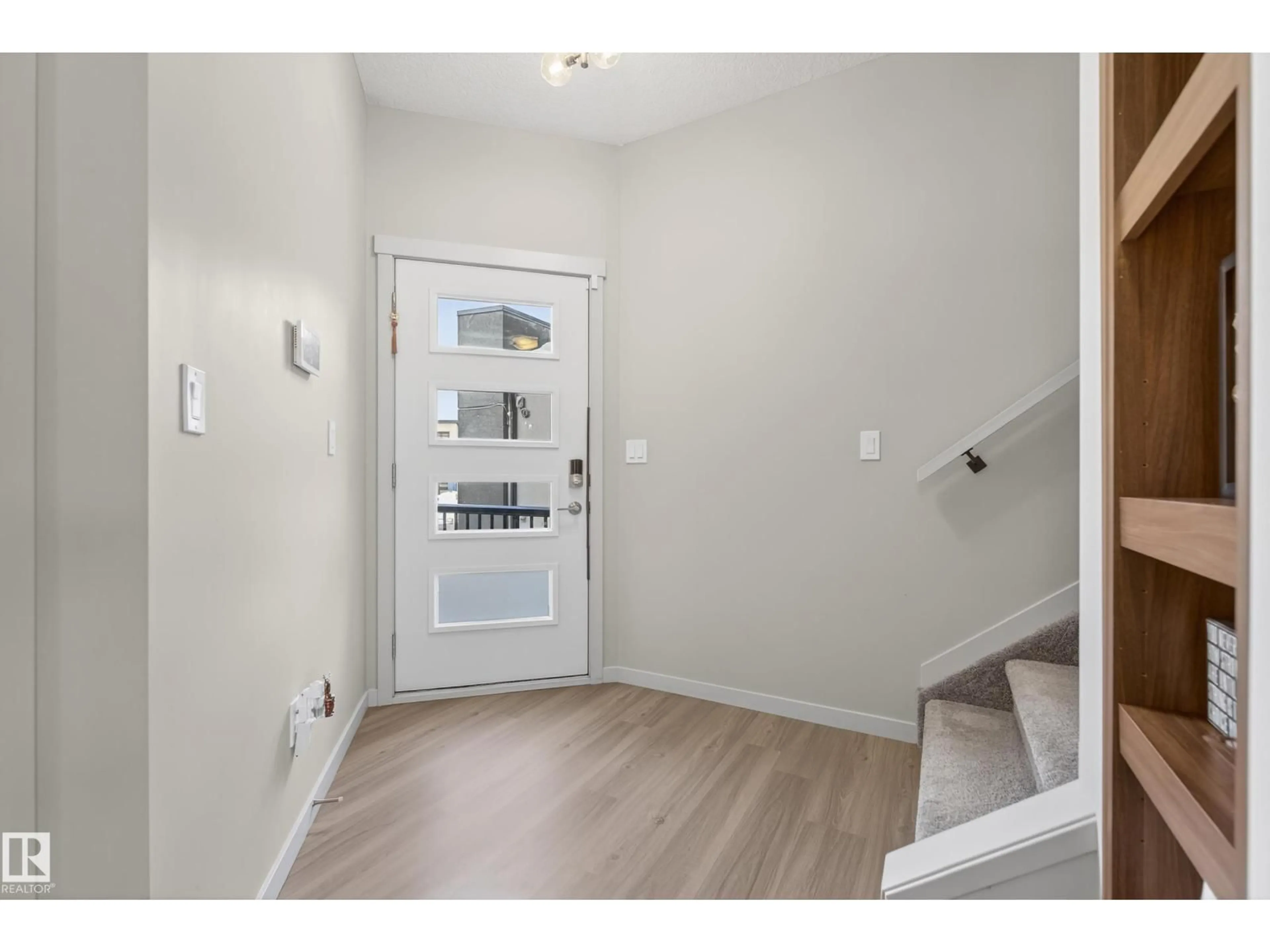 Indoor entryway for #2 - 50 EDINBURGH CRT, St. Albert Alberta T8N7X5