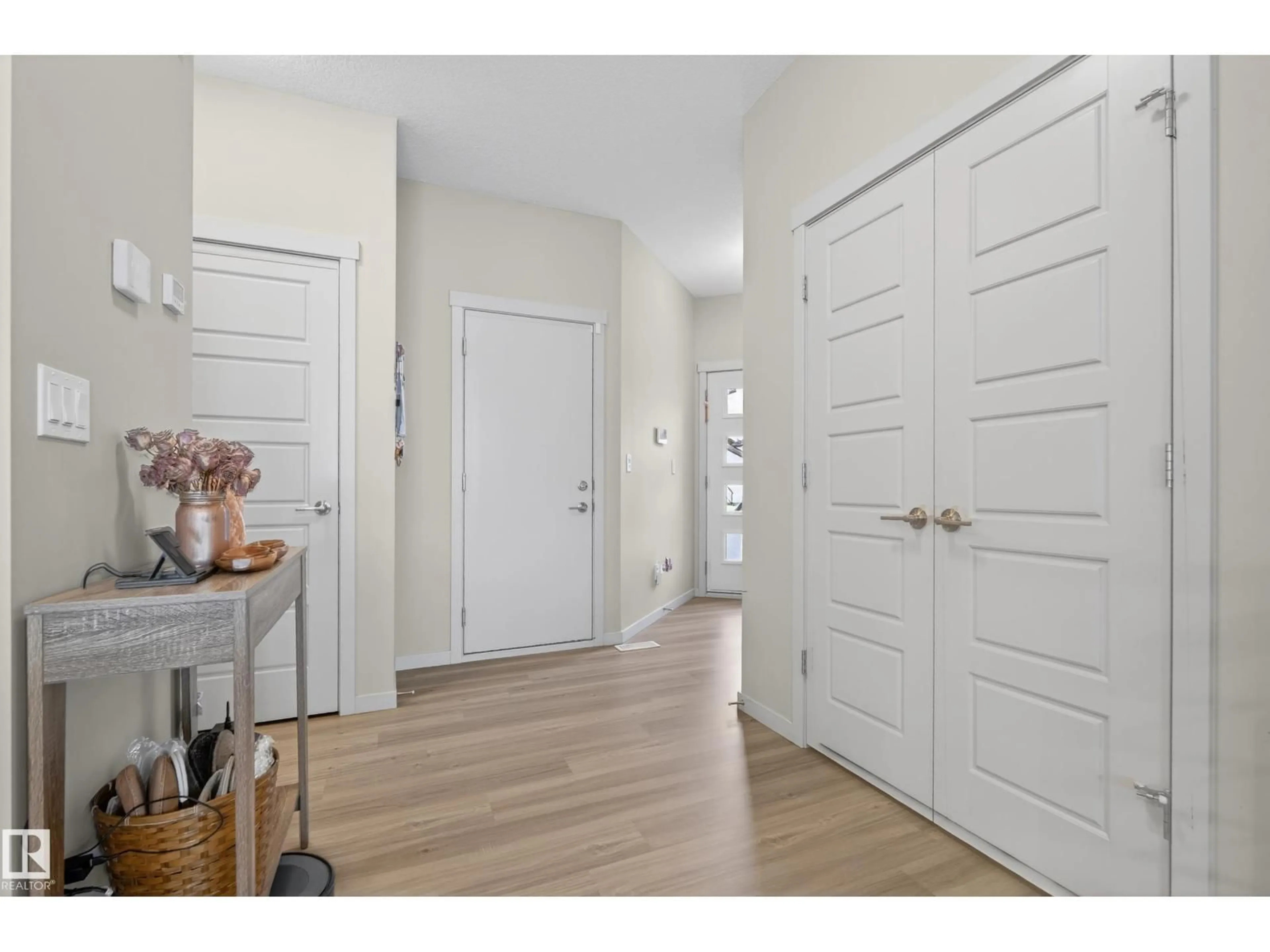 Indoor entryway for #2 - 50 EDINBURGH CRT, St. Albert Alberta T8N7X5