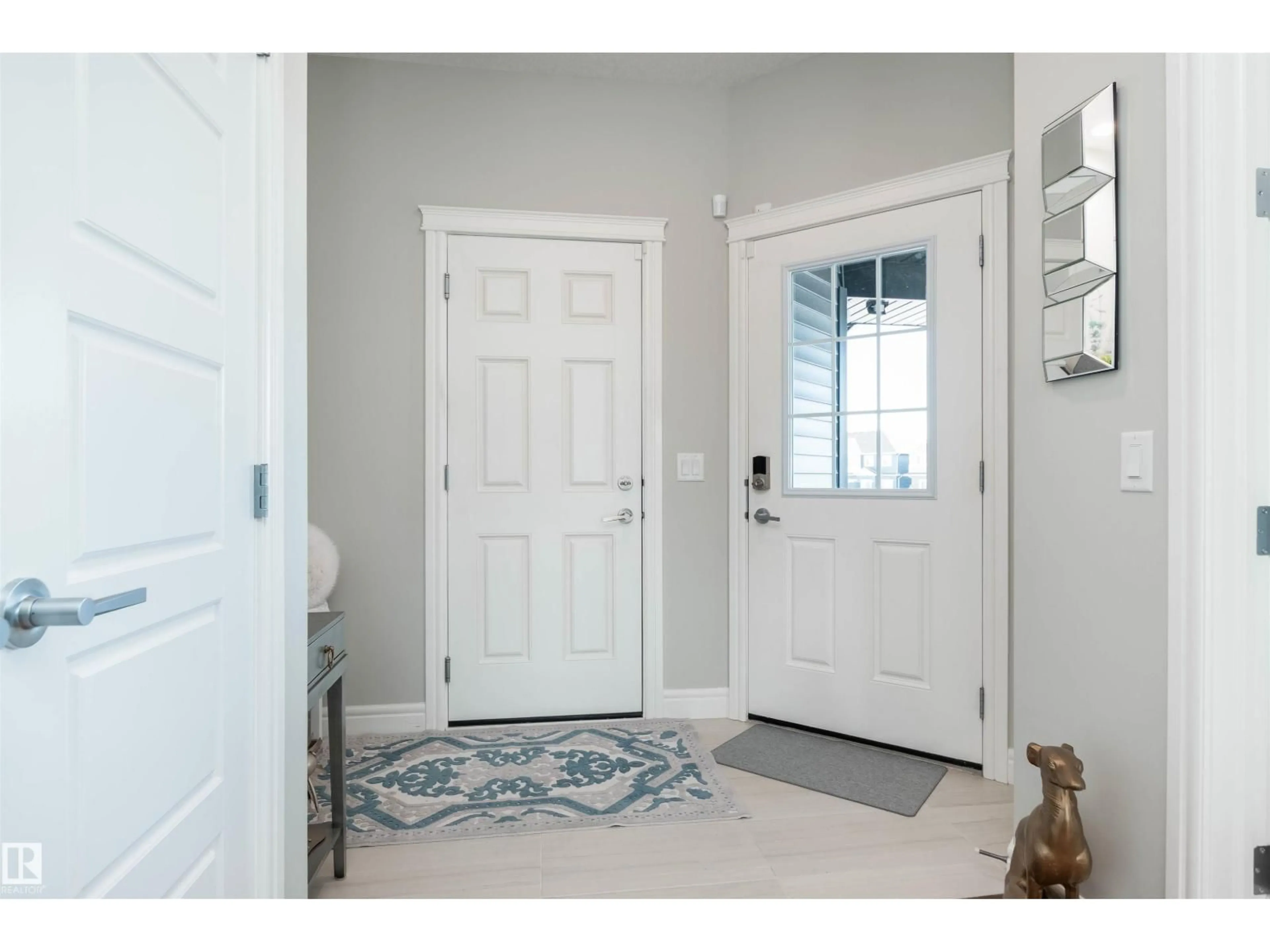 Indoor entryway for 8050 - 20 ORCHARDS GR, Edmonton Alberta T6X2N2