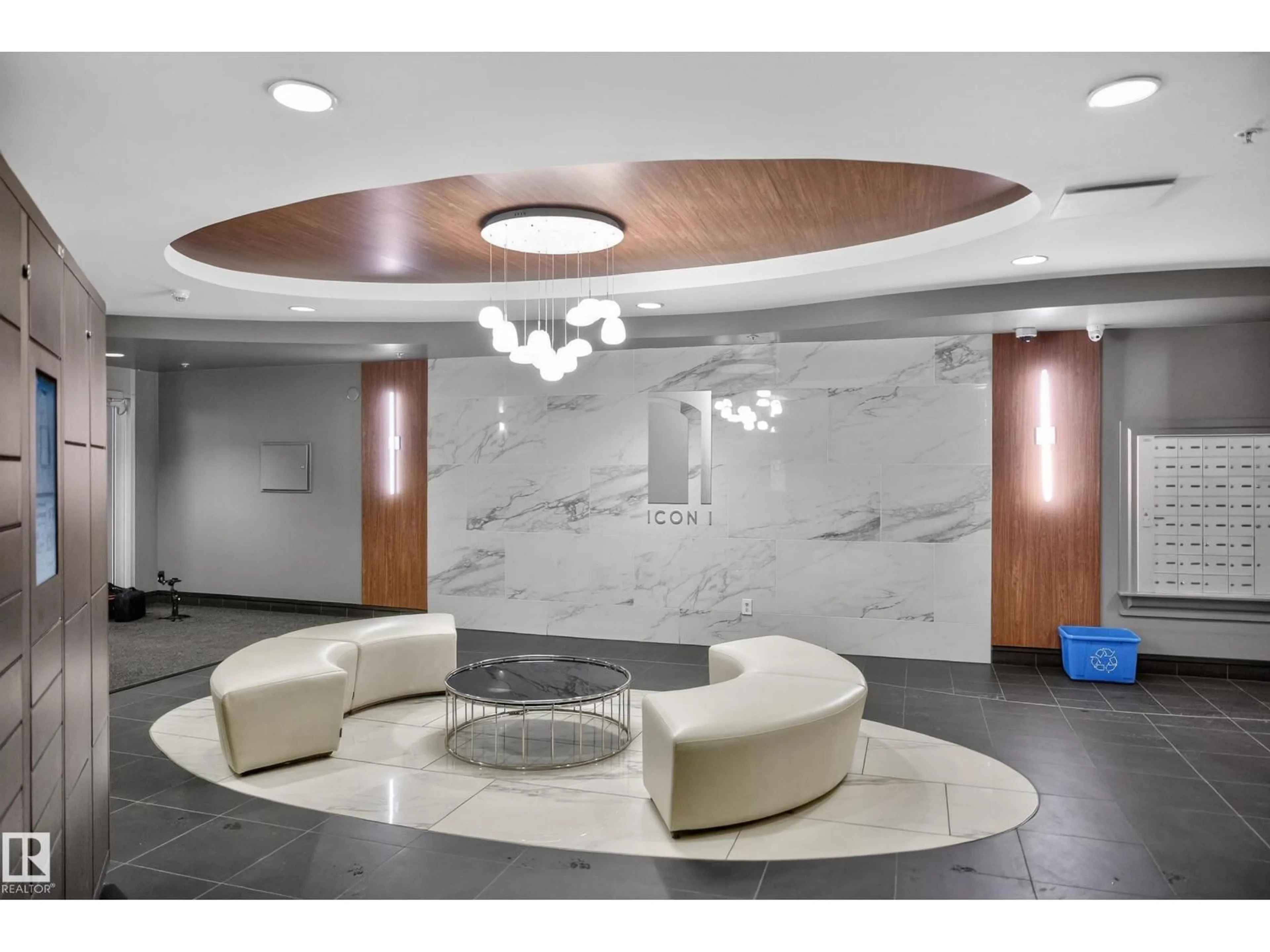 Lobby for 501 - 10136 104 ST NW, Edmonton Alberta T5J0B5