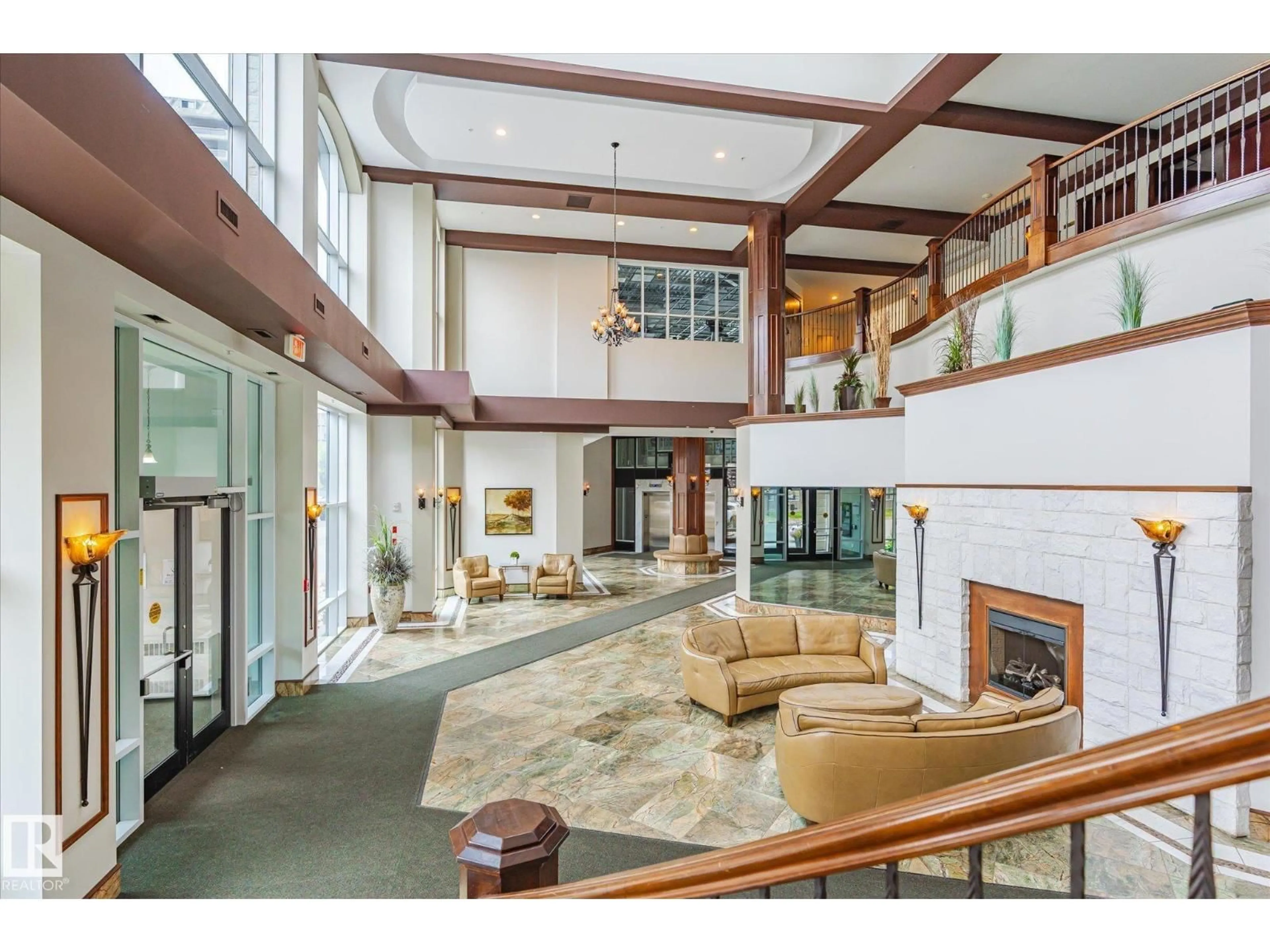 Indoor foyer for 507 - 10142 111 ST NW, Edmonton Alberta T5K1K6