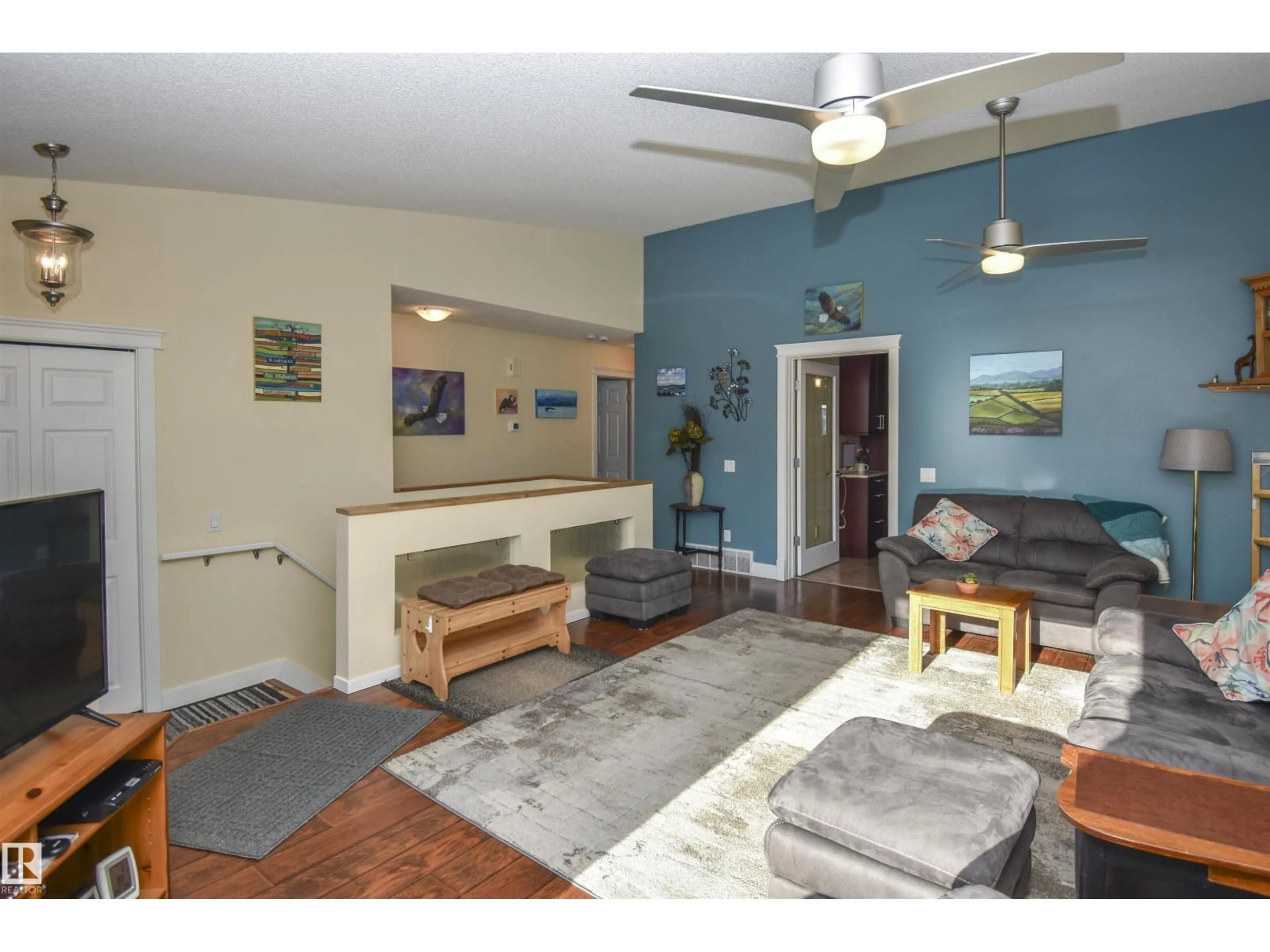 Unknown for 4042 37A AV NW, Edmonton Alberta T6L7A1