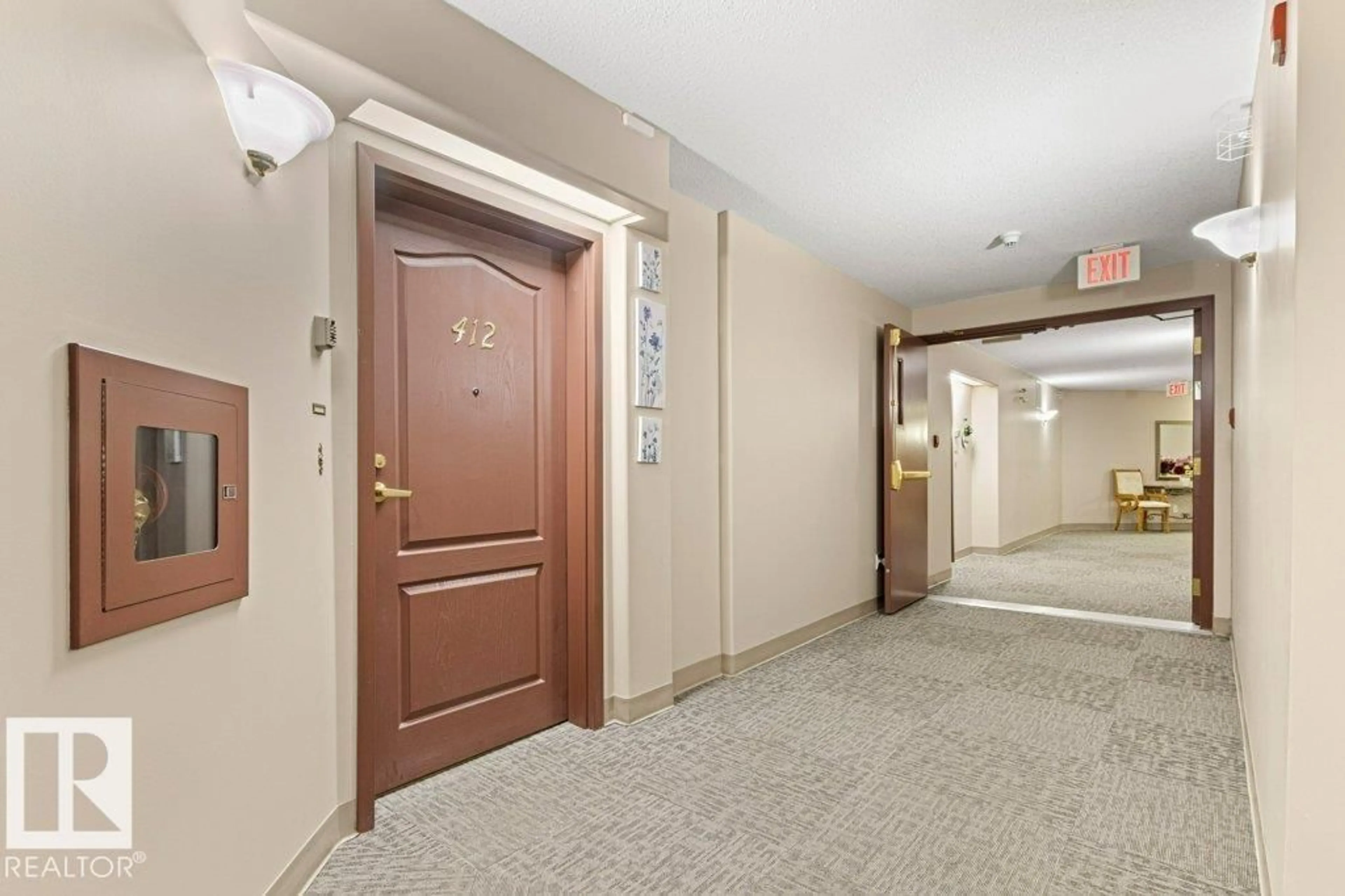 Indoor foyer for #412 - 2741 55 ST, Edmonton Alberta T6L7G7