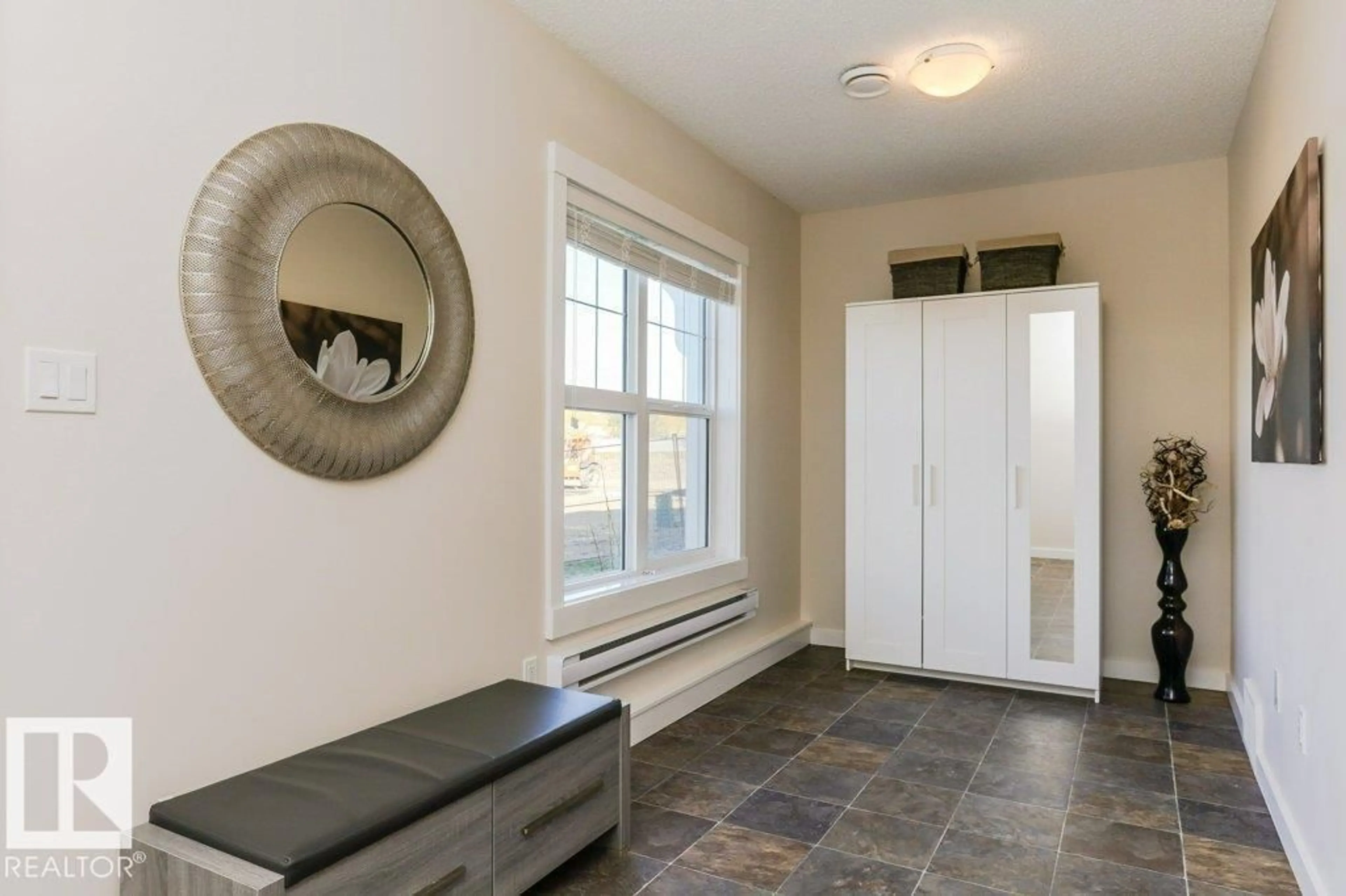Indoor entryway for 2102 - 8530 94 ST, Fort Saskatchewan Alberta T8L0V8