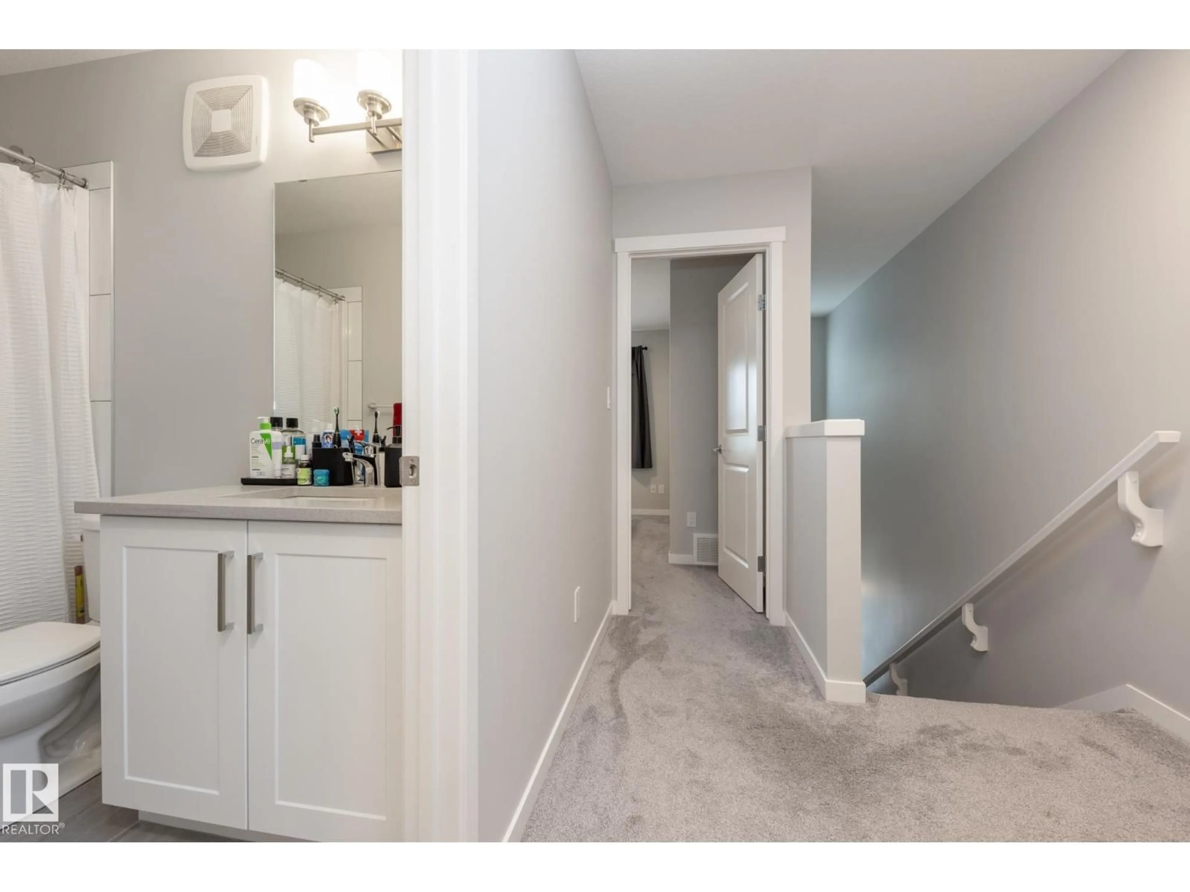 Indoor entryway for 320 - 56 SECORD BV, Edmonton Alberta T5T7E8