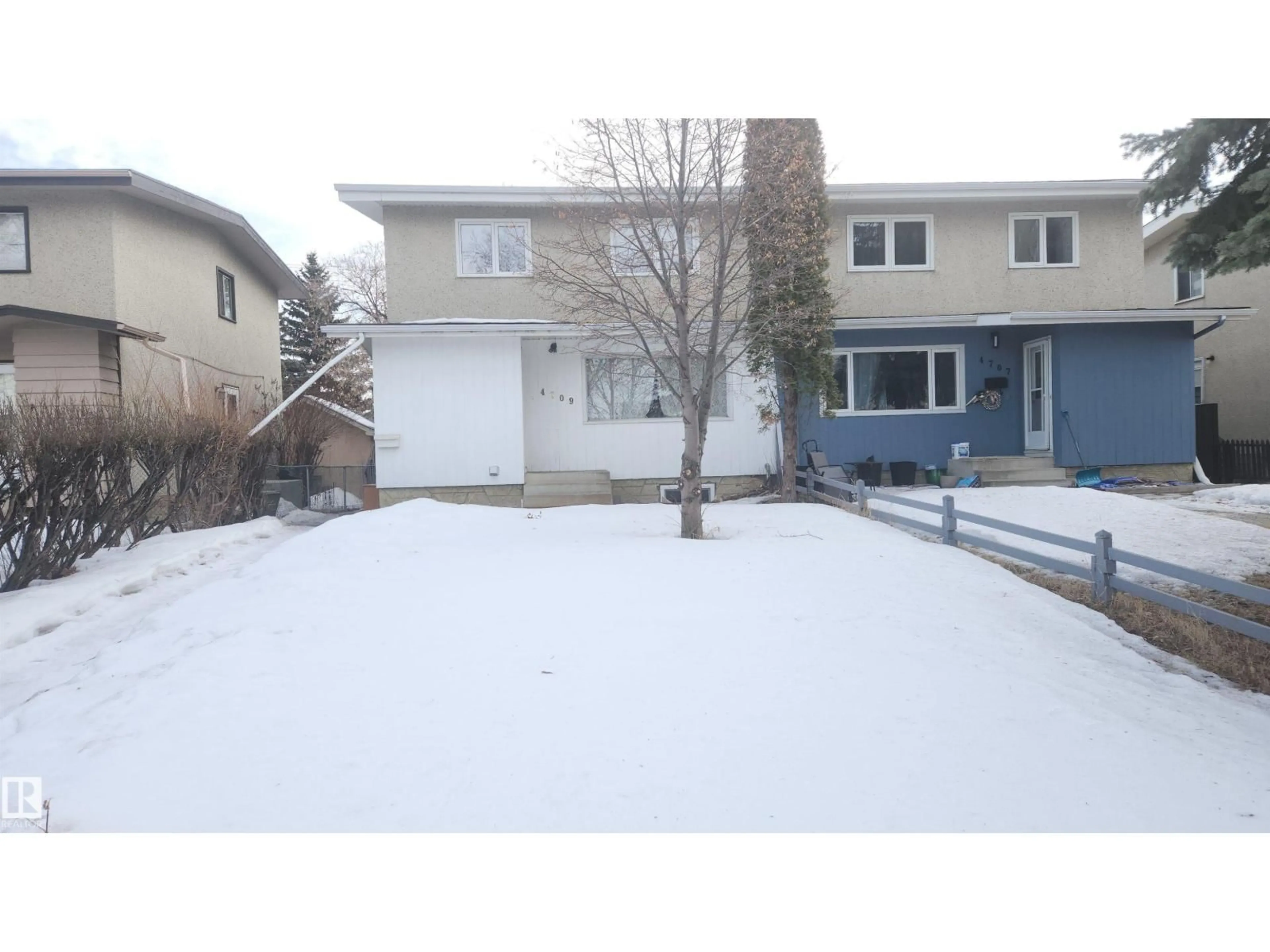 A pic from outside/outdoor area/front of a property/back of a property/a pic from drone, street for 4709 106 ST, Edmonton Alberta T5J2S7