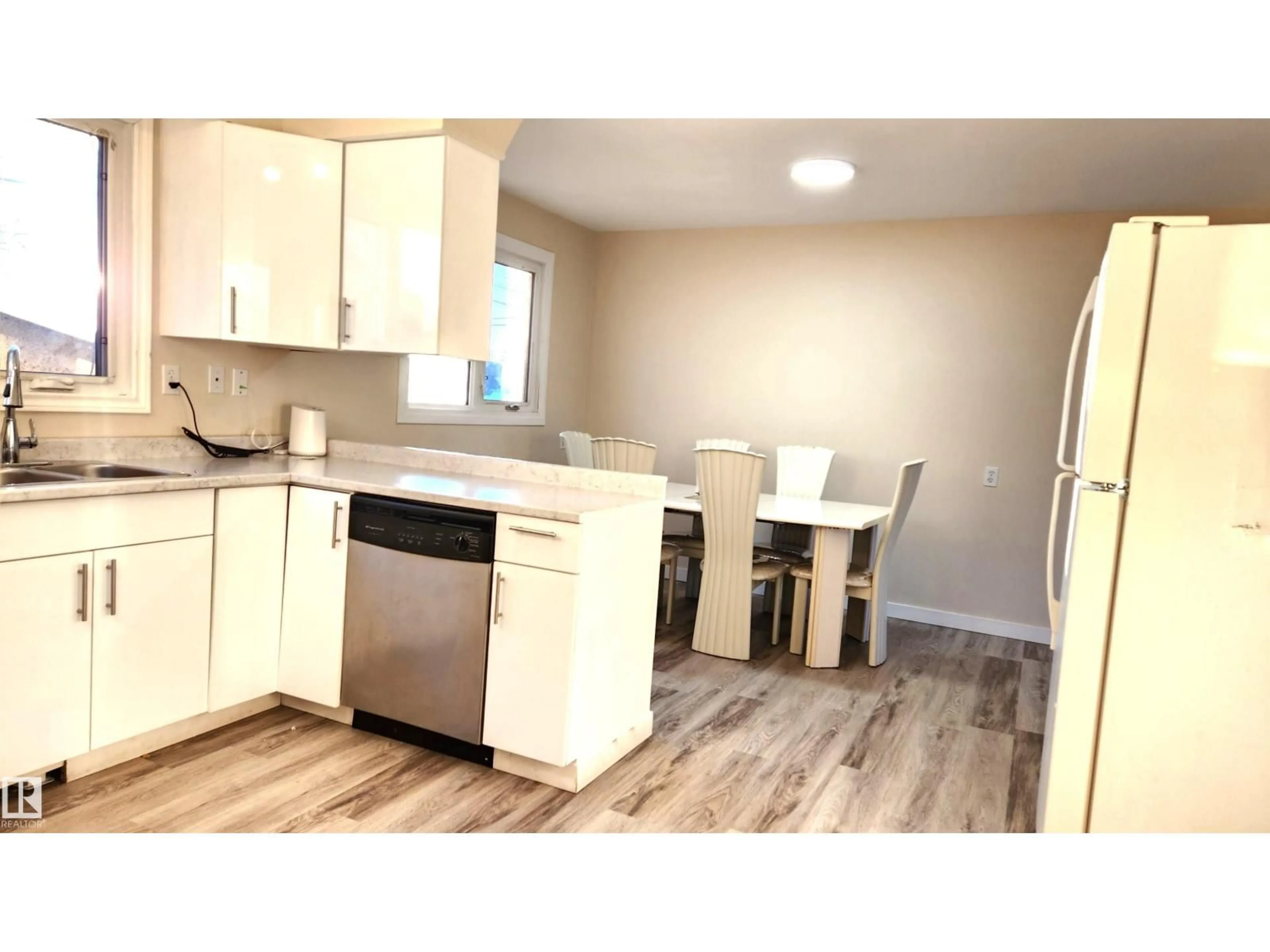 Standard kitchen, wood/laminate floor for 4709 106 ST, Edmonton Alberta T5J2S7