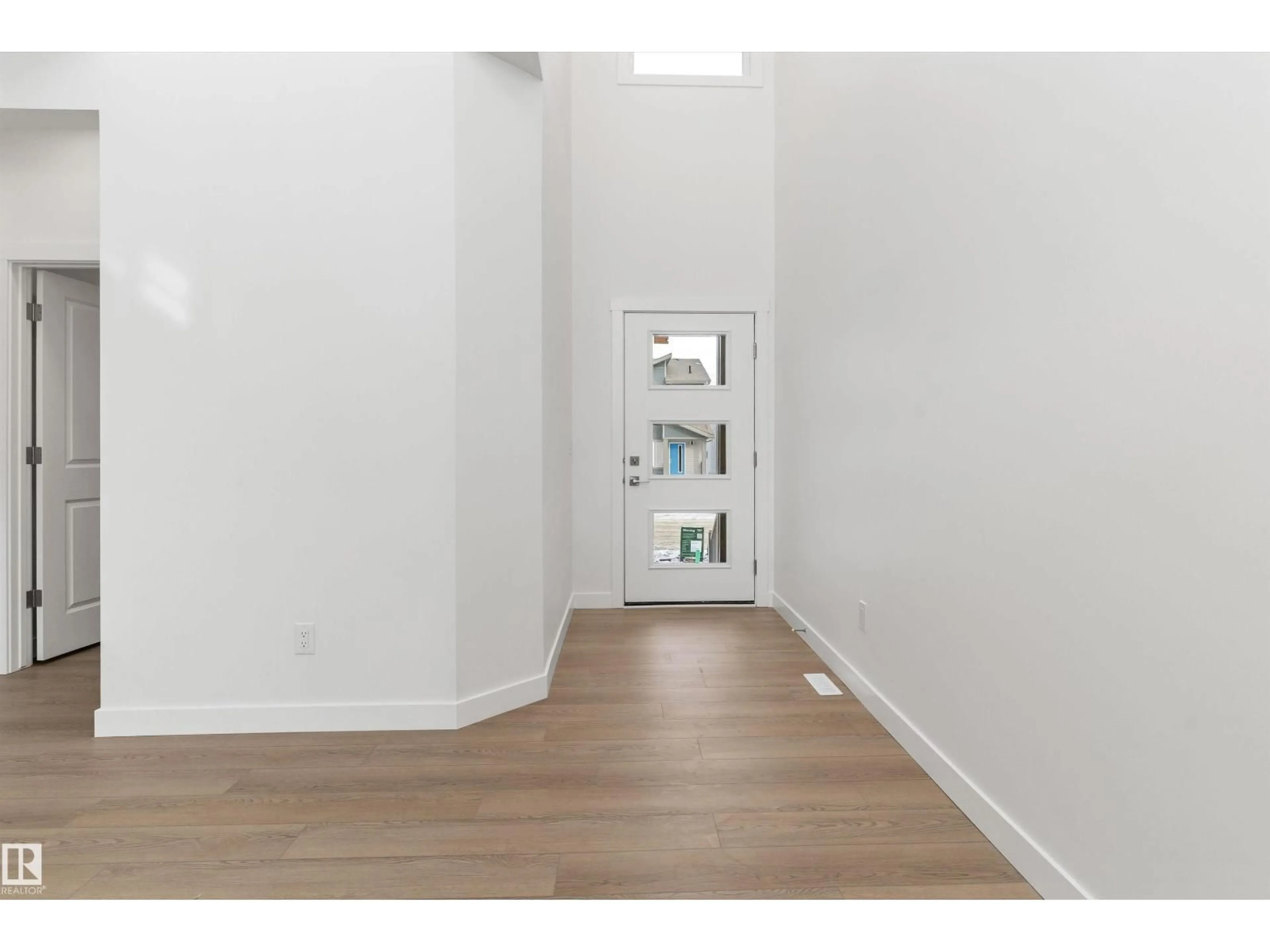 Unknown for 18927 28 AV, Edmonton Alberta T6M3H9