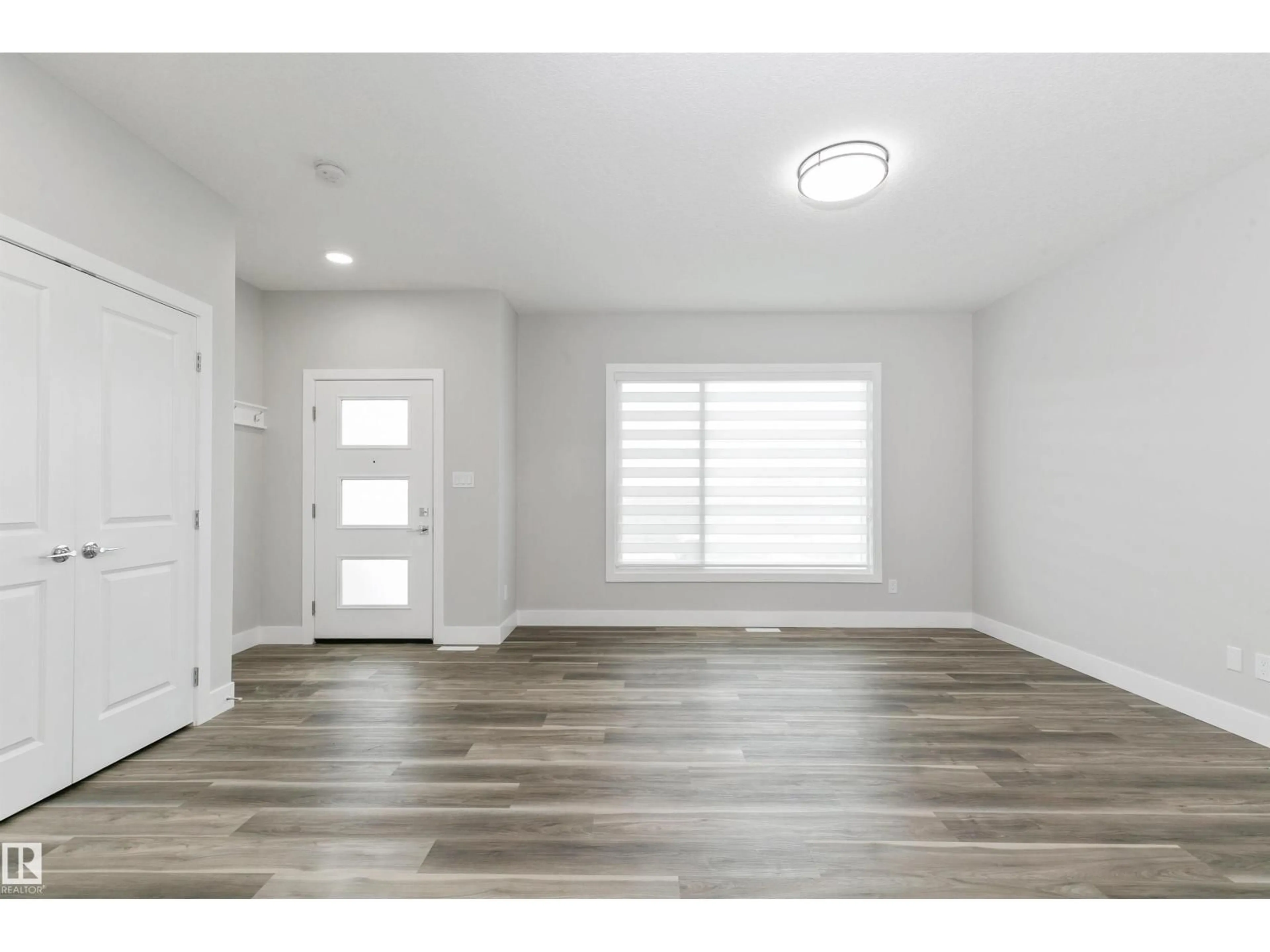 Indoor entryway for 5060 CHAPPELLE RD, Edmonton Alberta T6W4H7