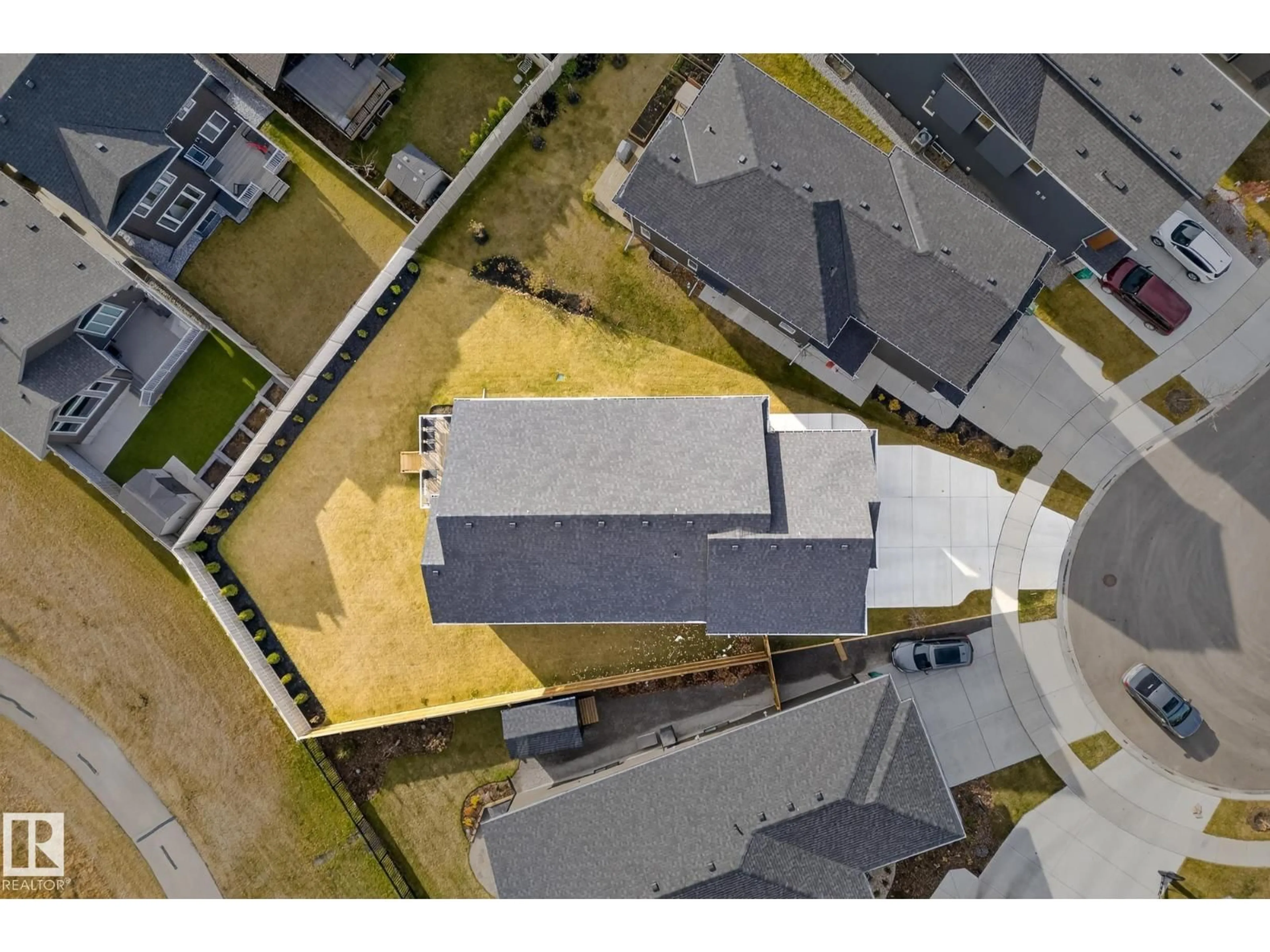 A pic from outside/outdoor area/front of a property/back of a property/a pic from drone, street for 17 EVERMORE CR, St. Albert Alberta T8N7W9