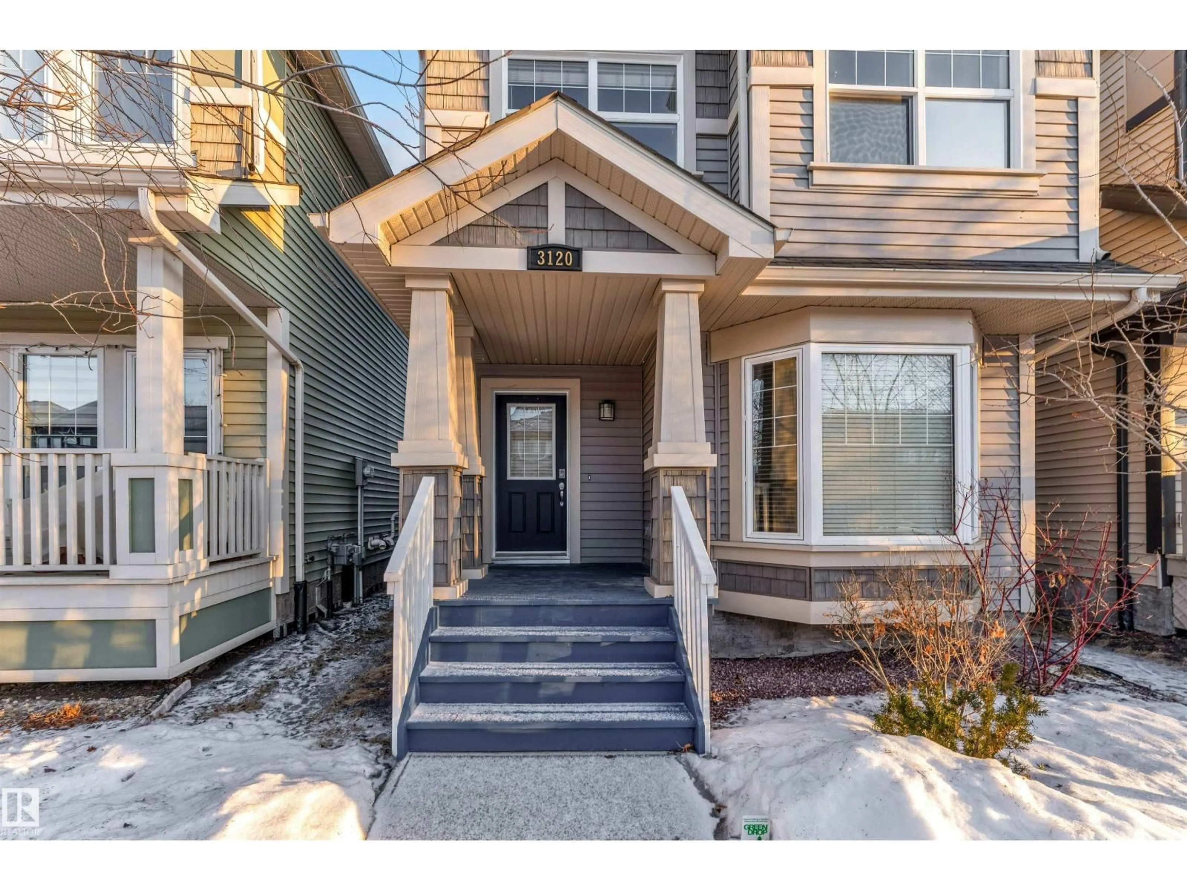 Indoor entryway for 3120 PAISLEY RD, Edmonton Alberta T6W2W8